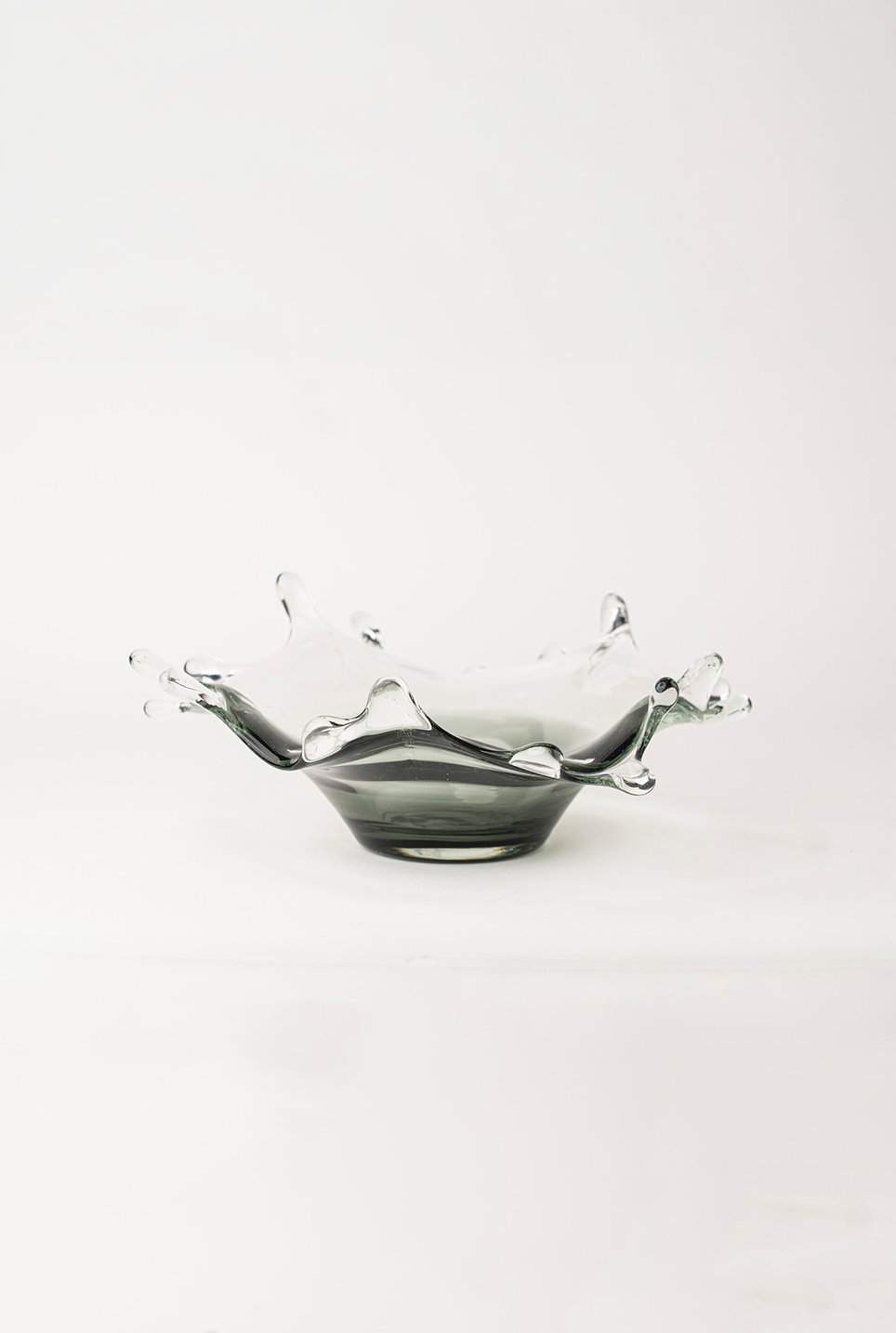 POINTED-FRUIT BOWL GRAY
