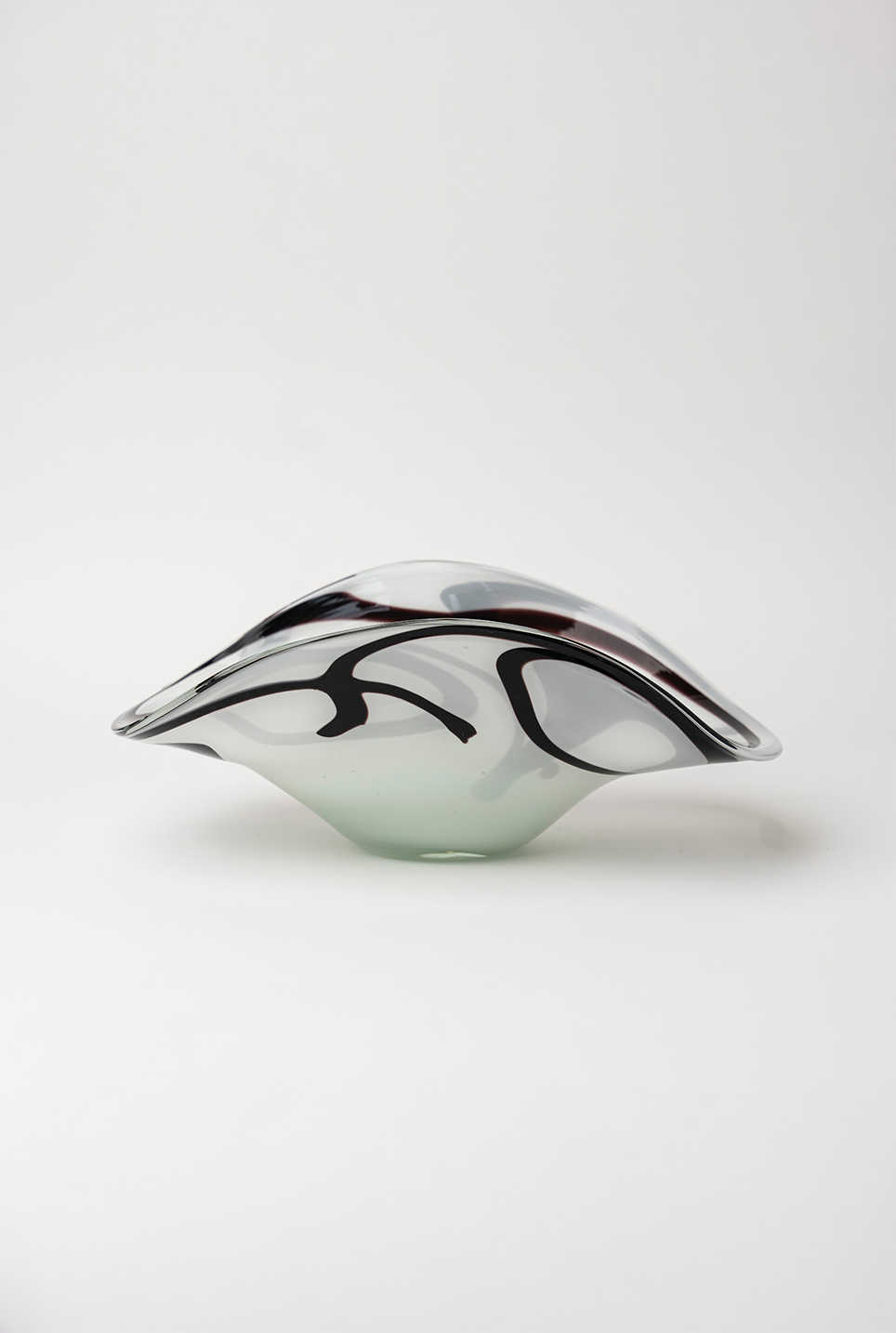WHITE-LINED FRUIT BOWL