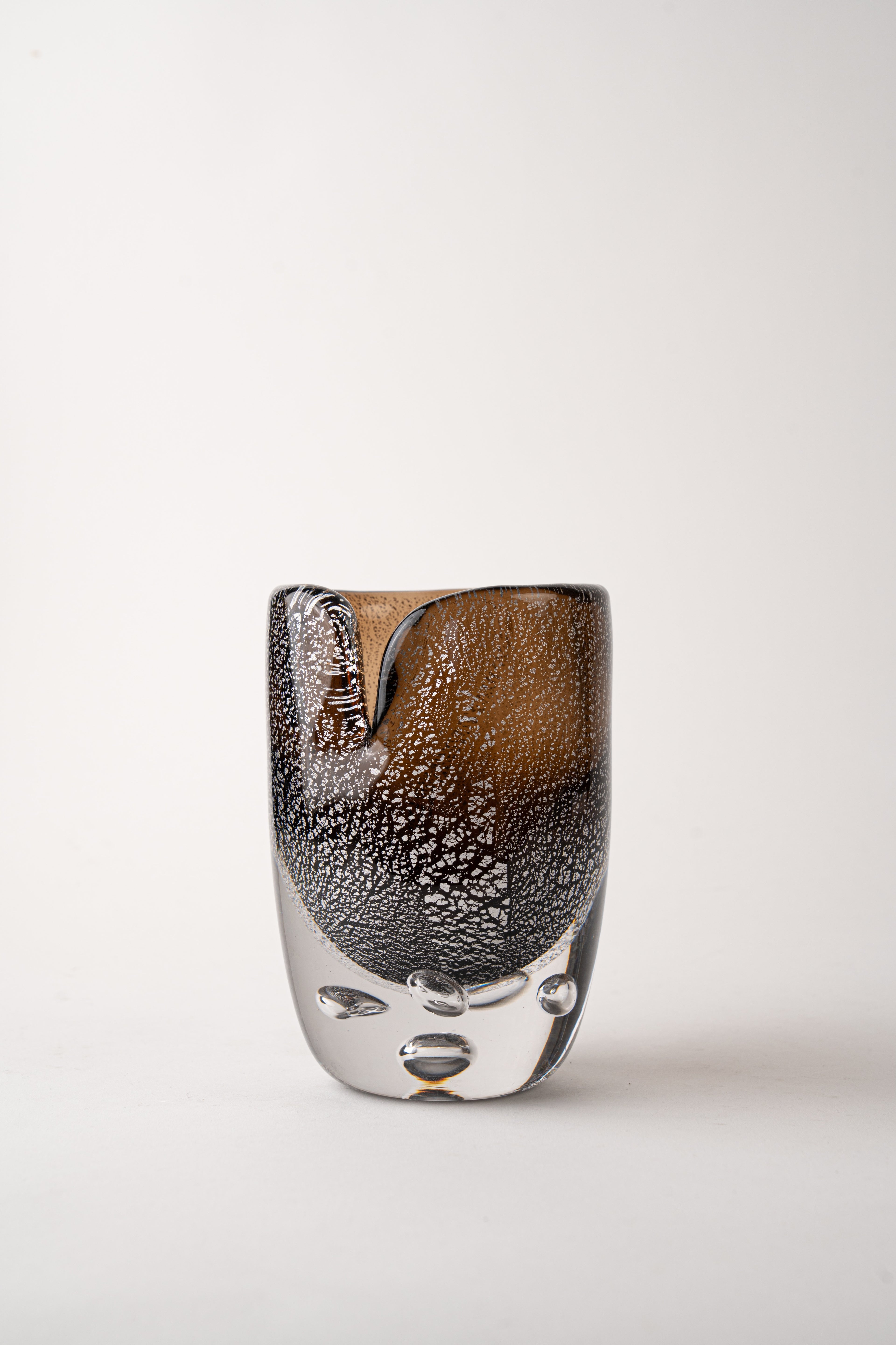 V NOTCH VASE - SHORT