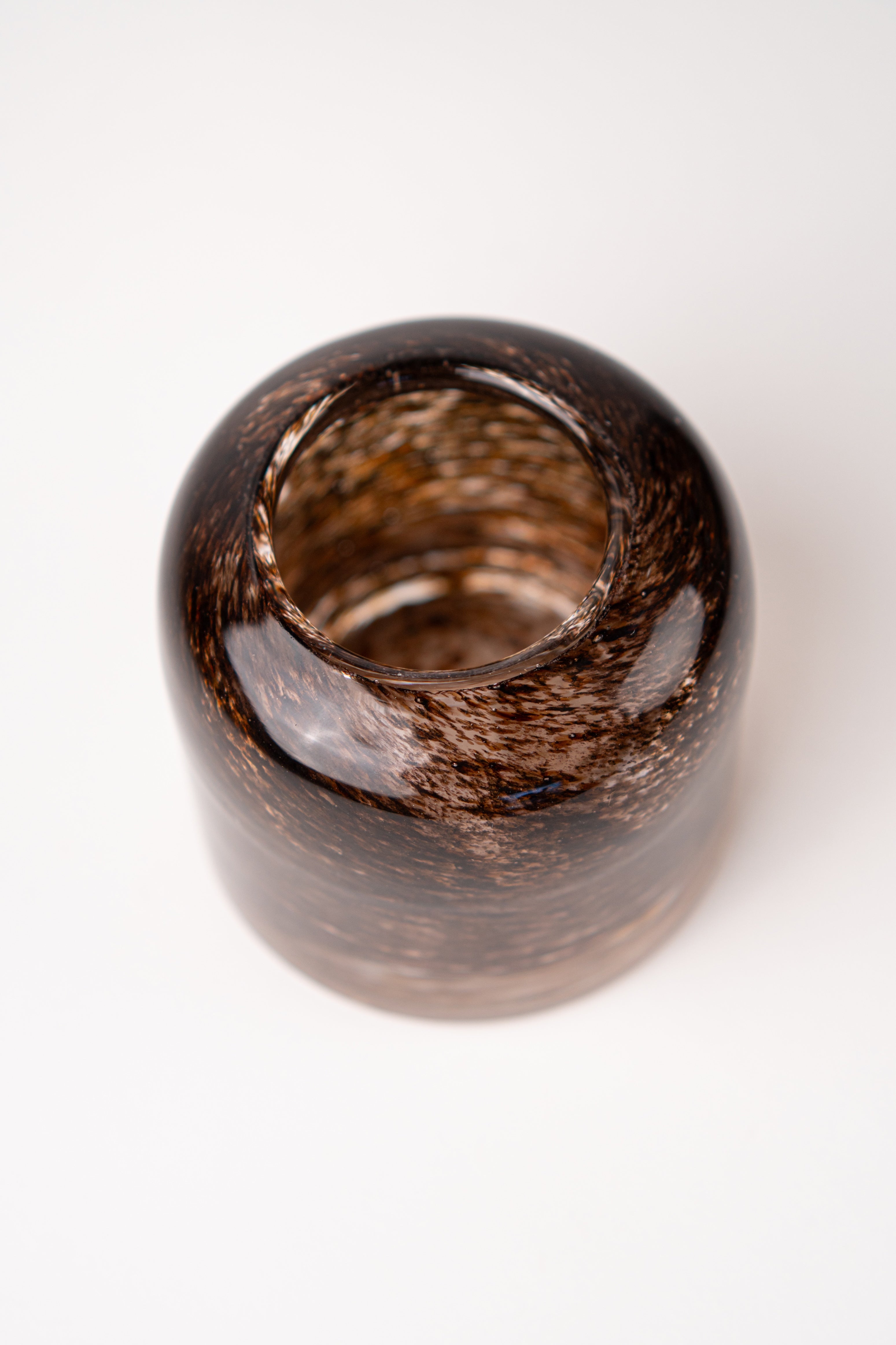 BROWN CYLINDRIC STRAIGHT VASE - SHORT