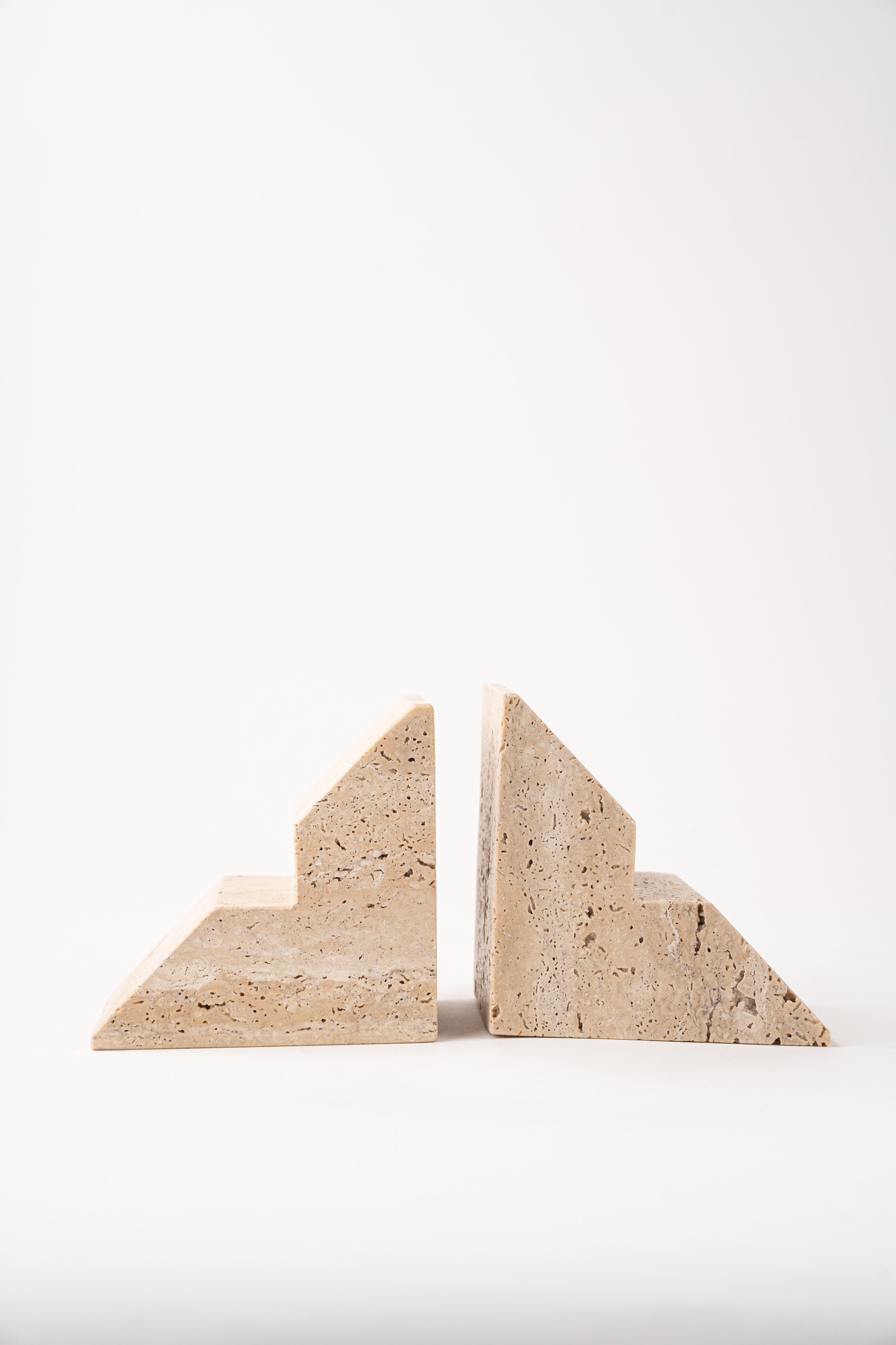 BOOKEND - TRIANGLE STONE SAND