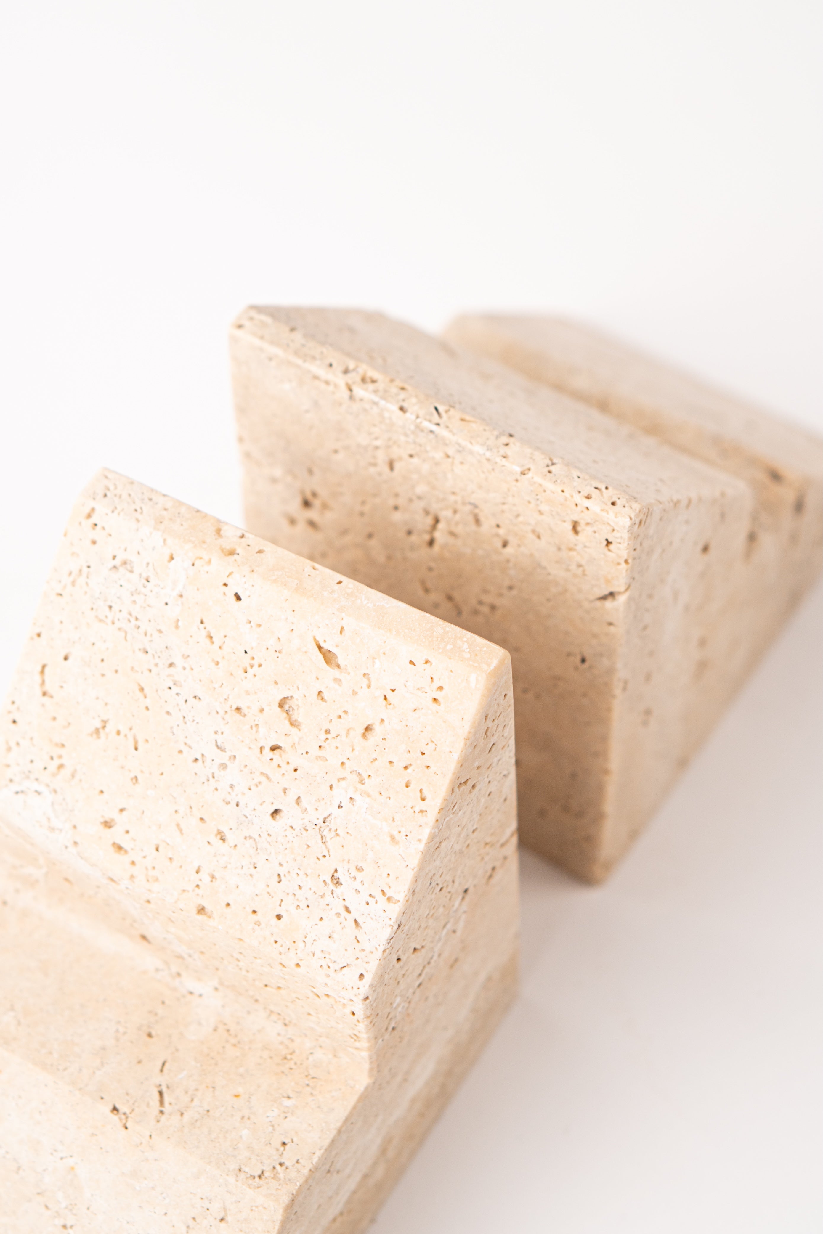 BOOKEND - TRIANGLE STONE SAND