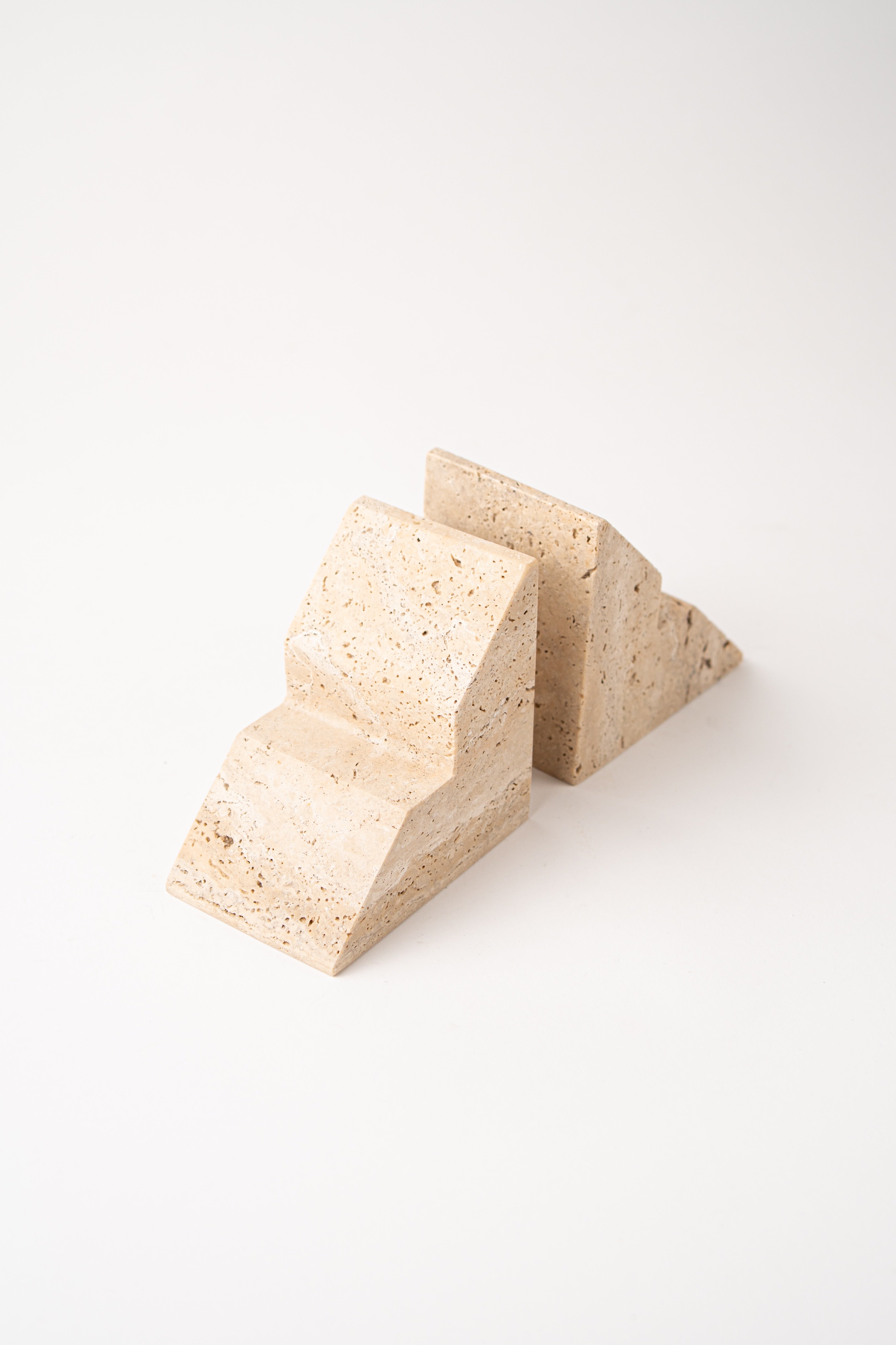 BOOKEND - TRIANGLE STONE SAND