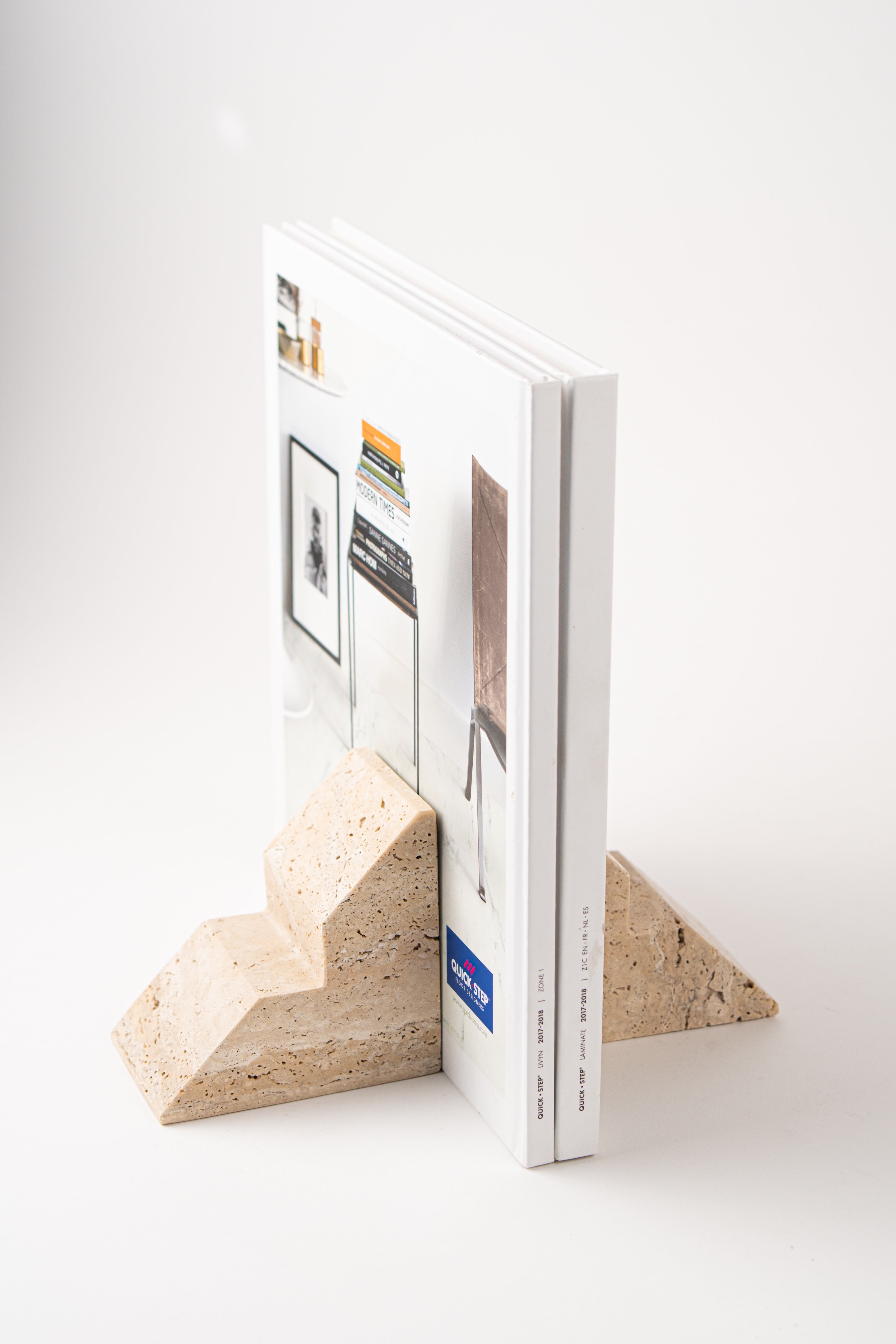 BOOKEND - TRIANGLE STONE SAND