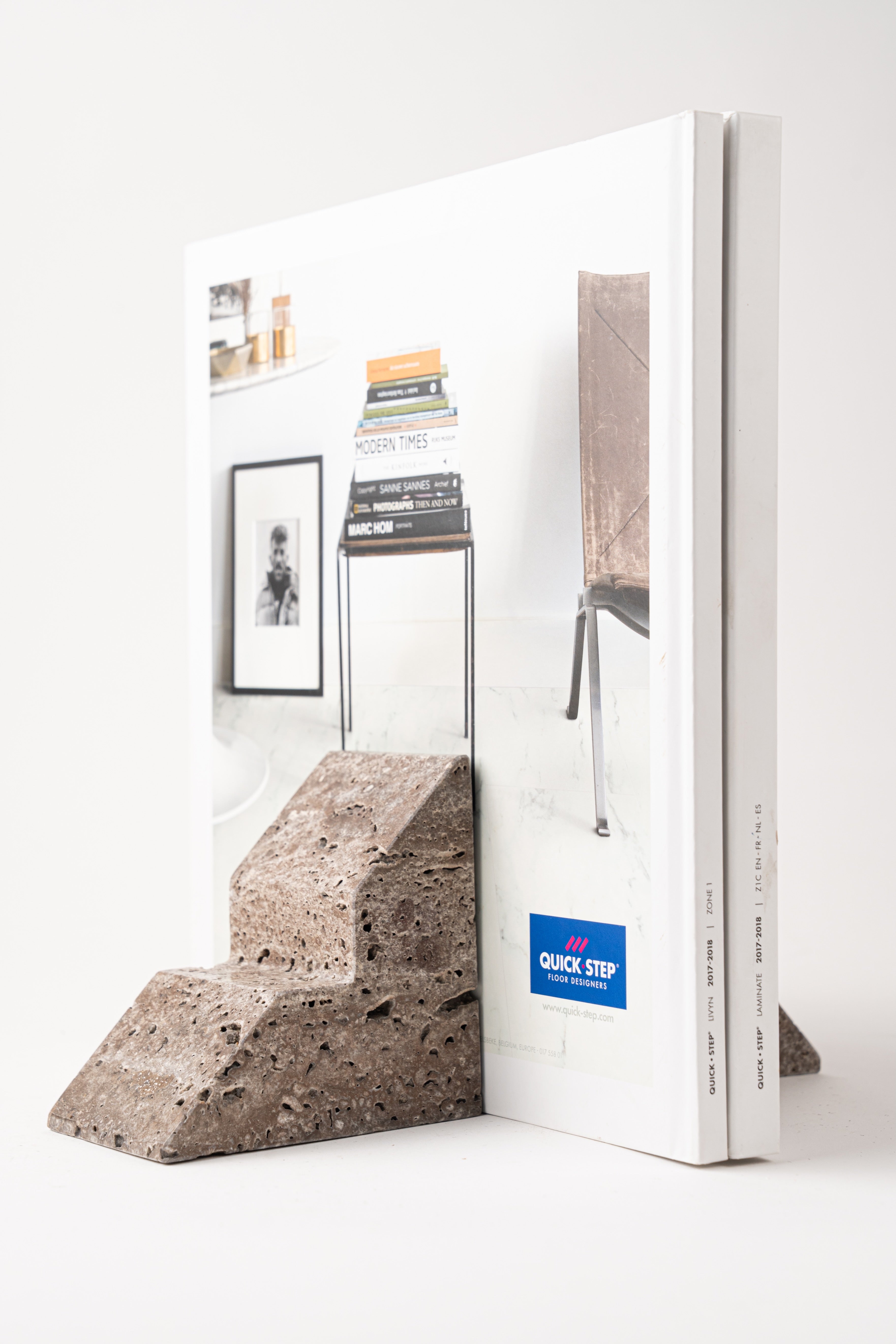 BOOKEND - TRIANGLE STONE GREY