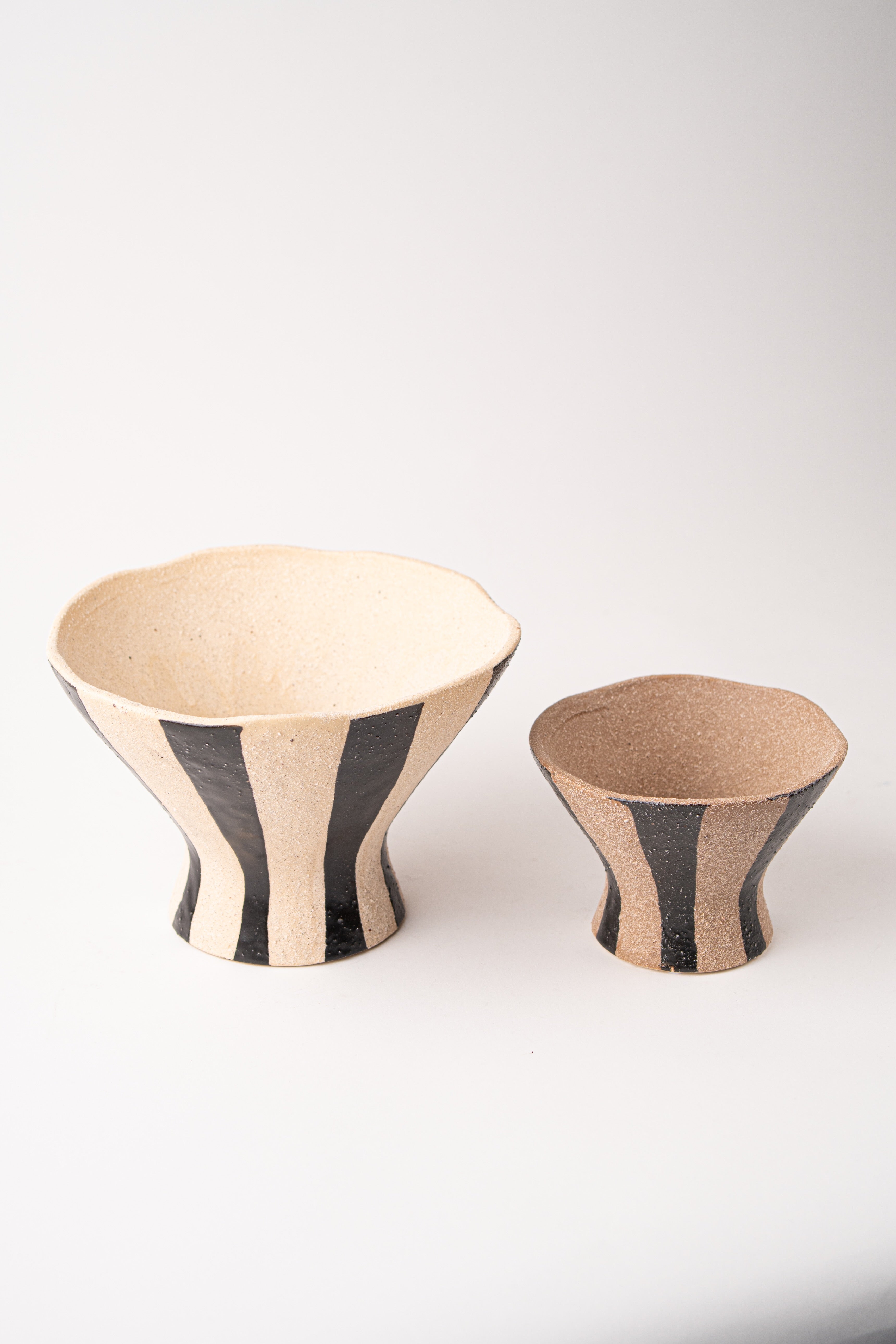 THE BLACK LINE VASE - MEDIUM