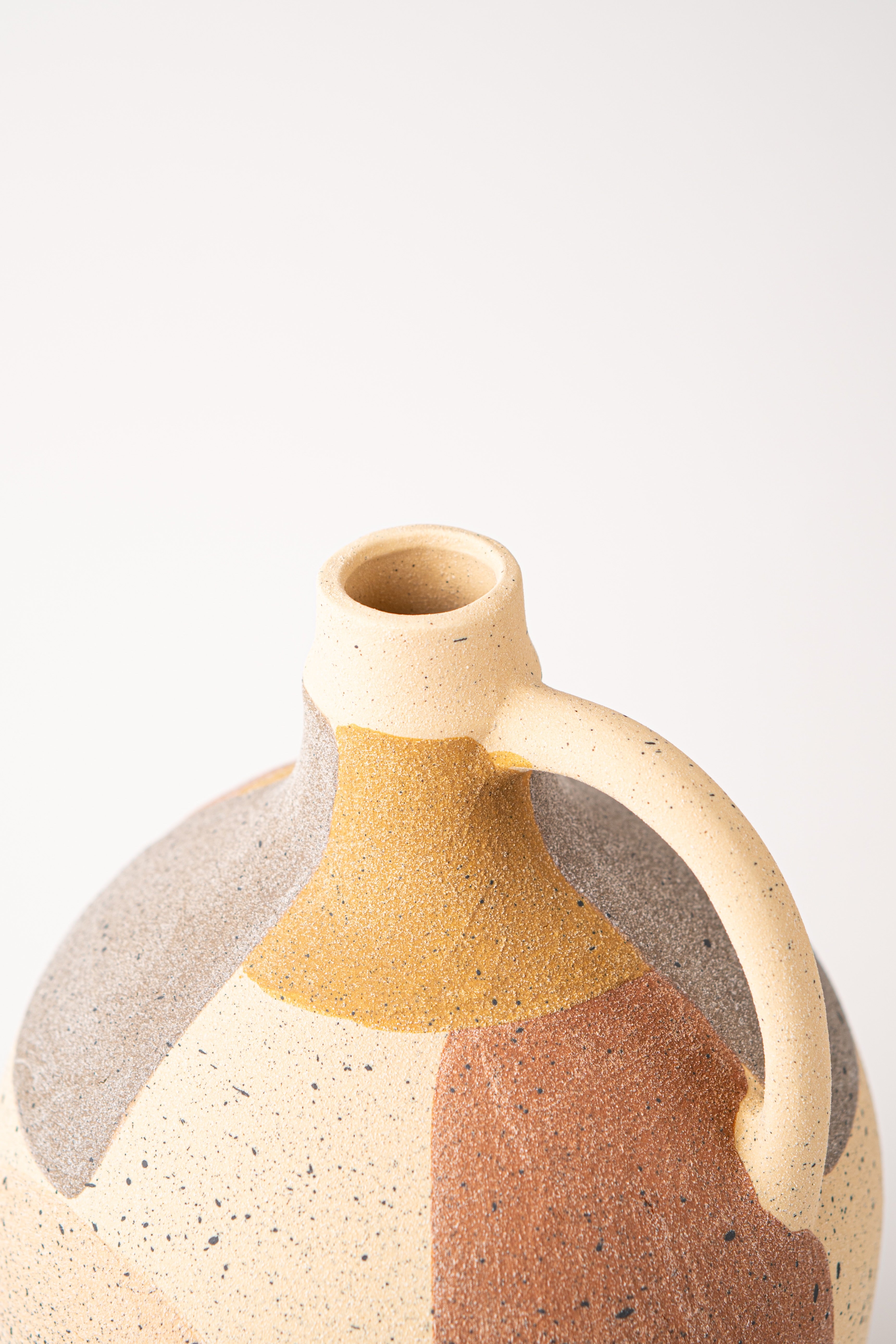 ASSORTED COLOR VASE - SMALL