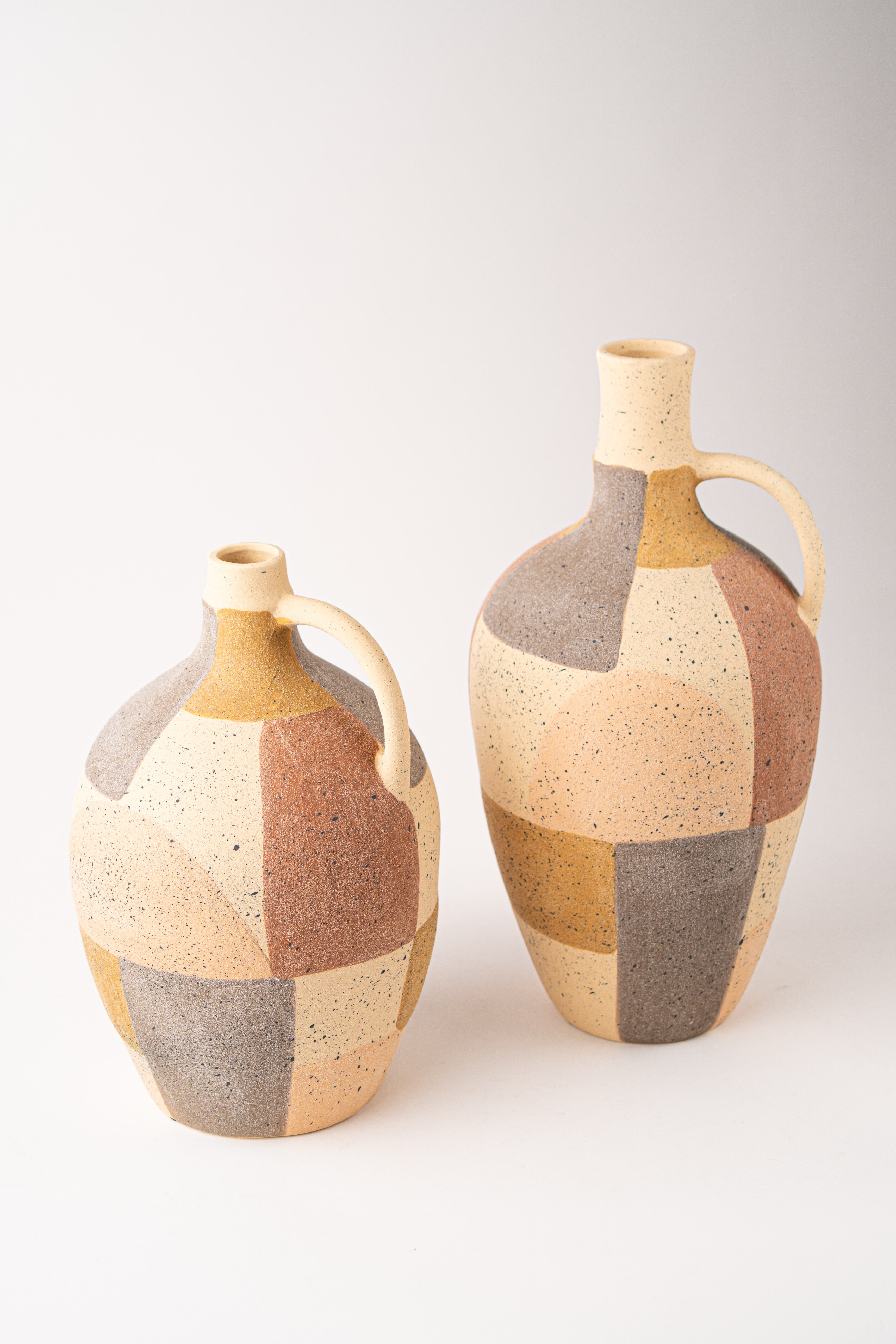 ASSORTED COLOR VASE - SMALL