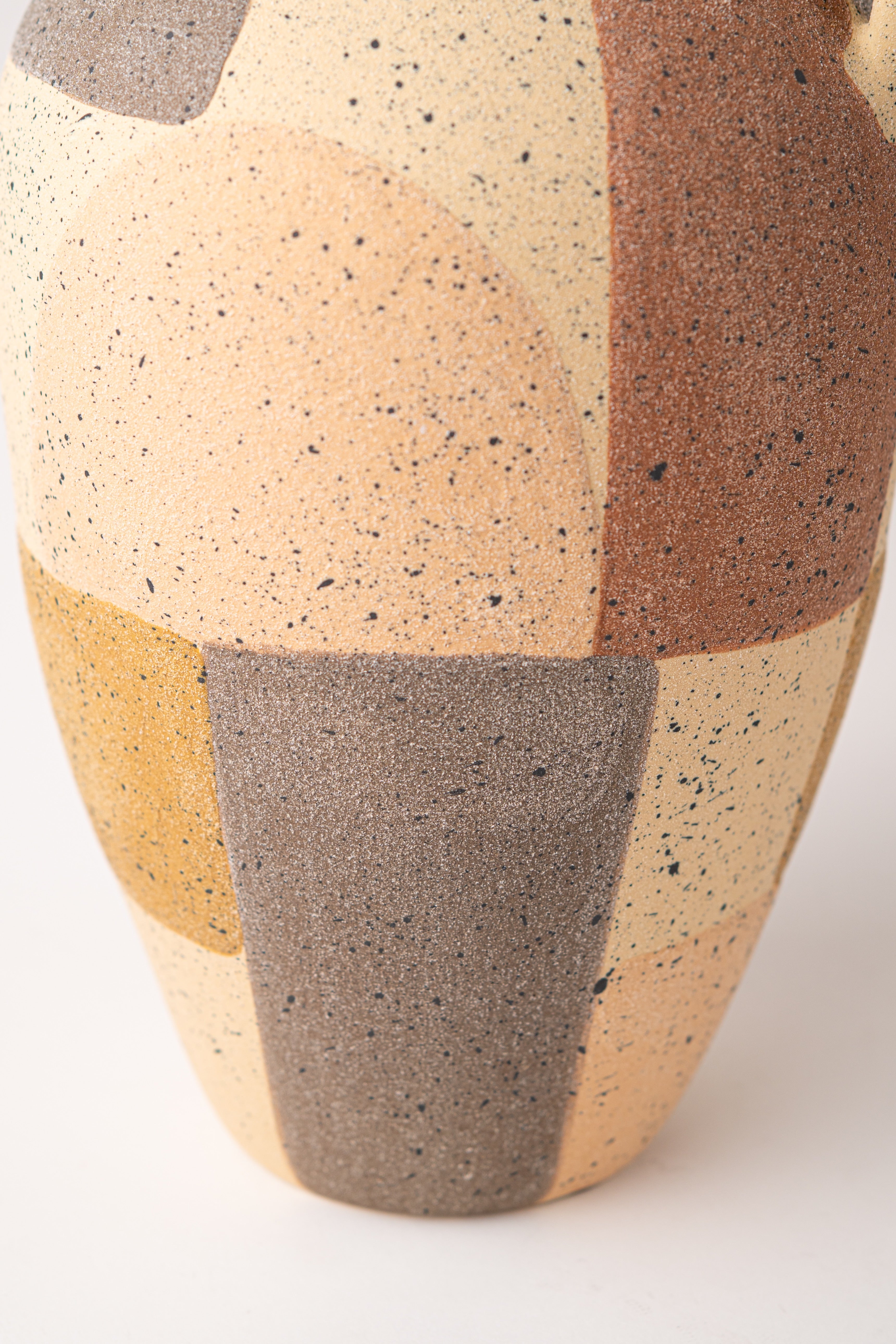 ASSORTED COLOR VASE - LARGE