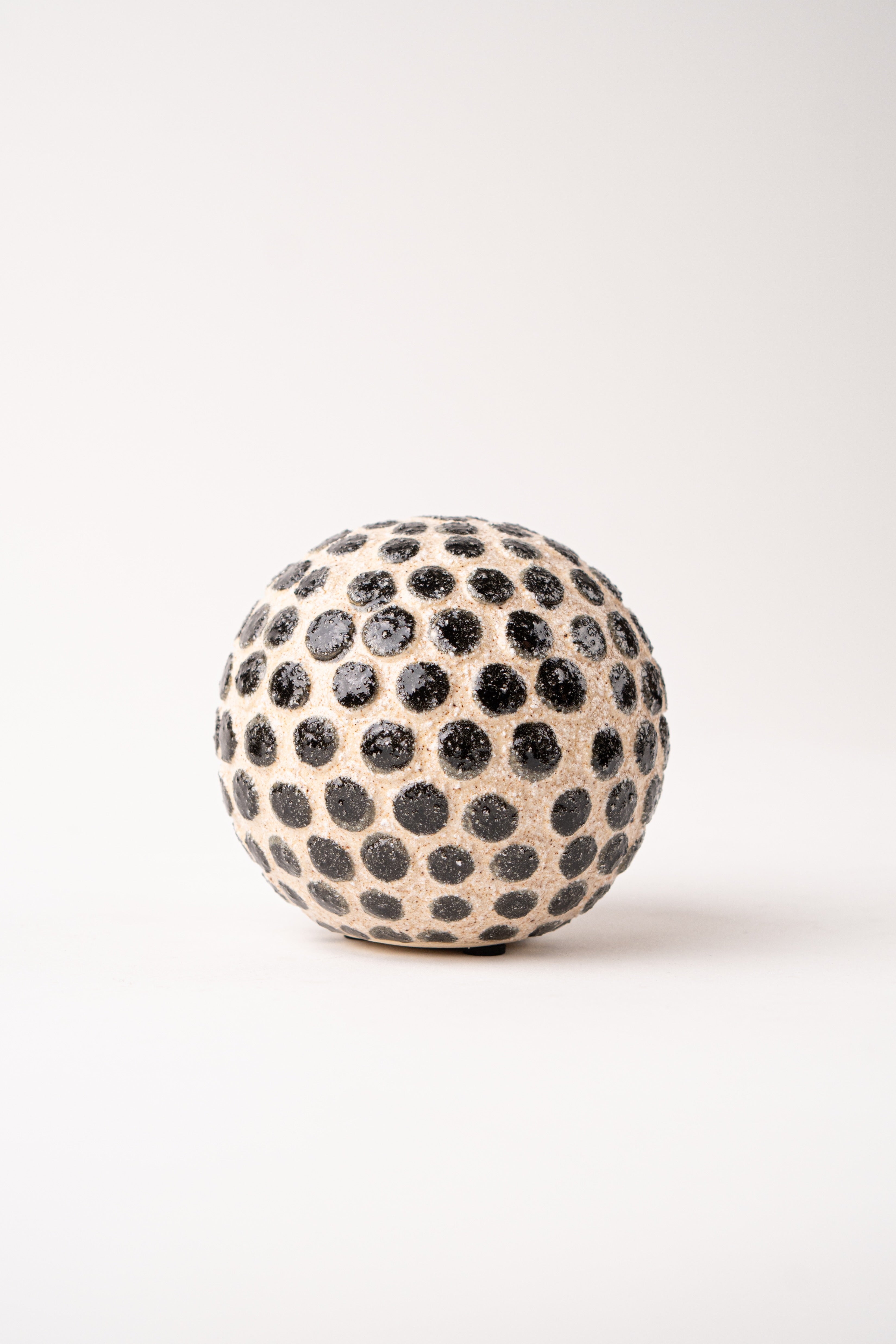 SET - BLACK POLKA DOT SAND BALLS
