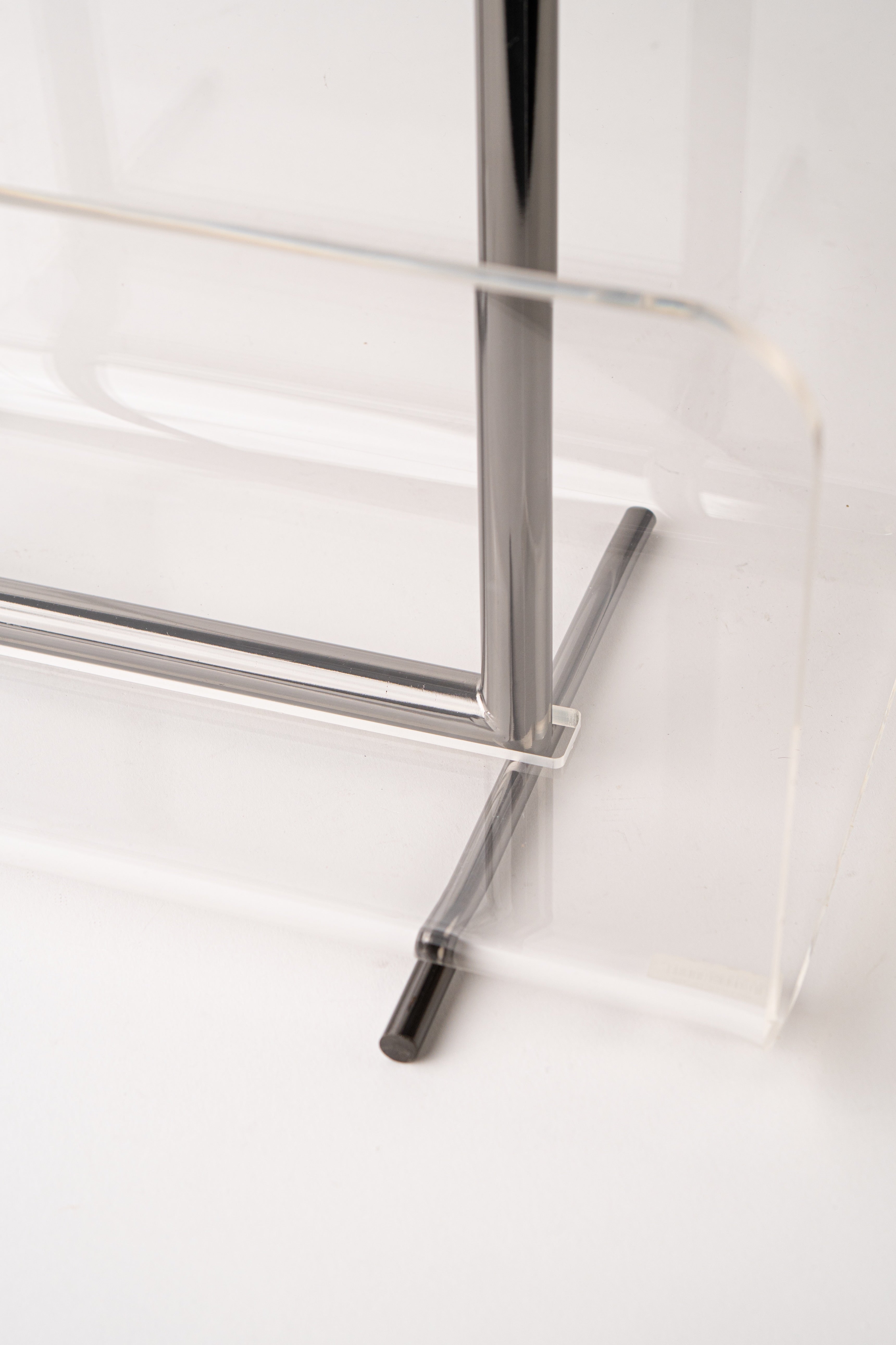 MAGAZINE / BOOK RACK - ACRYLIC METAL/TITANIUM