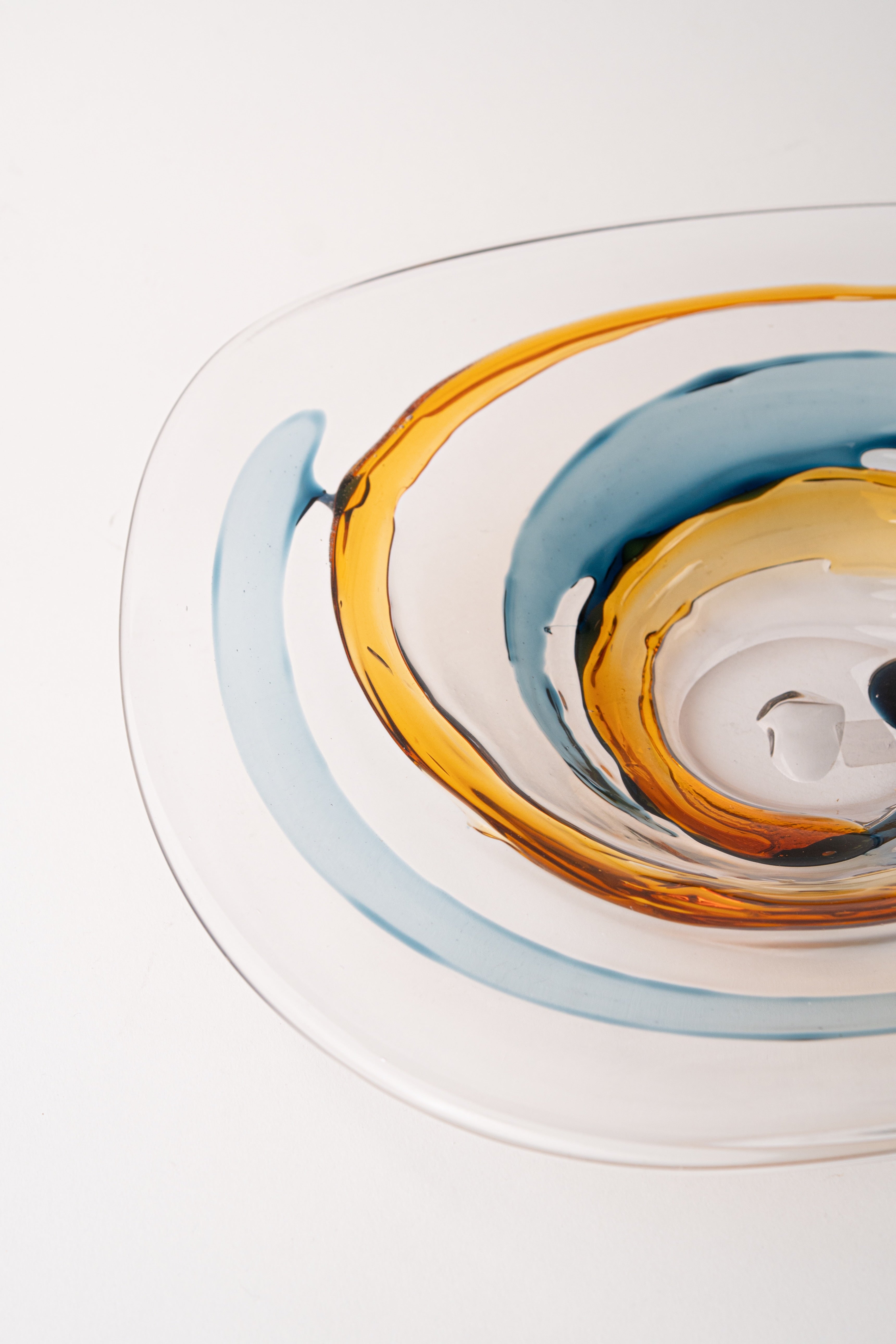 SKY BLUE AND YELLOW HYPNOTIC LINES PLATE