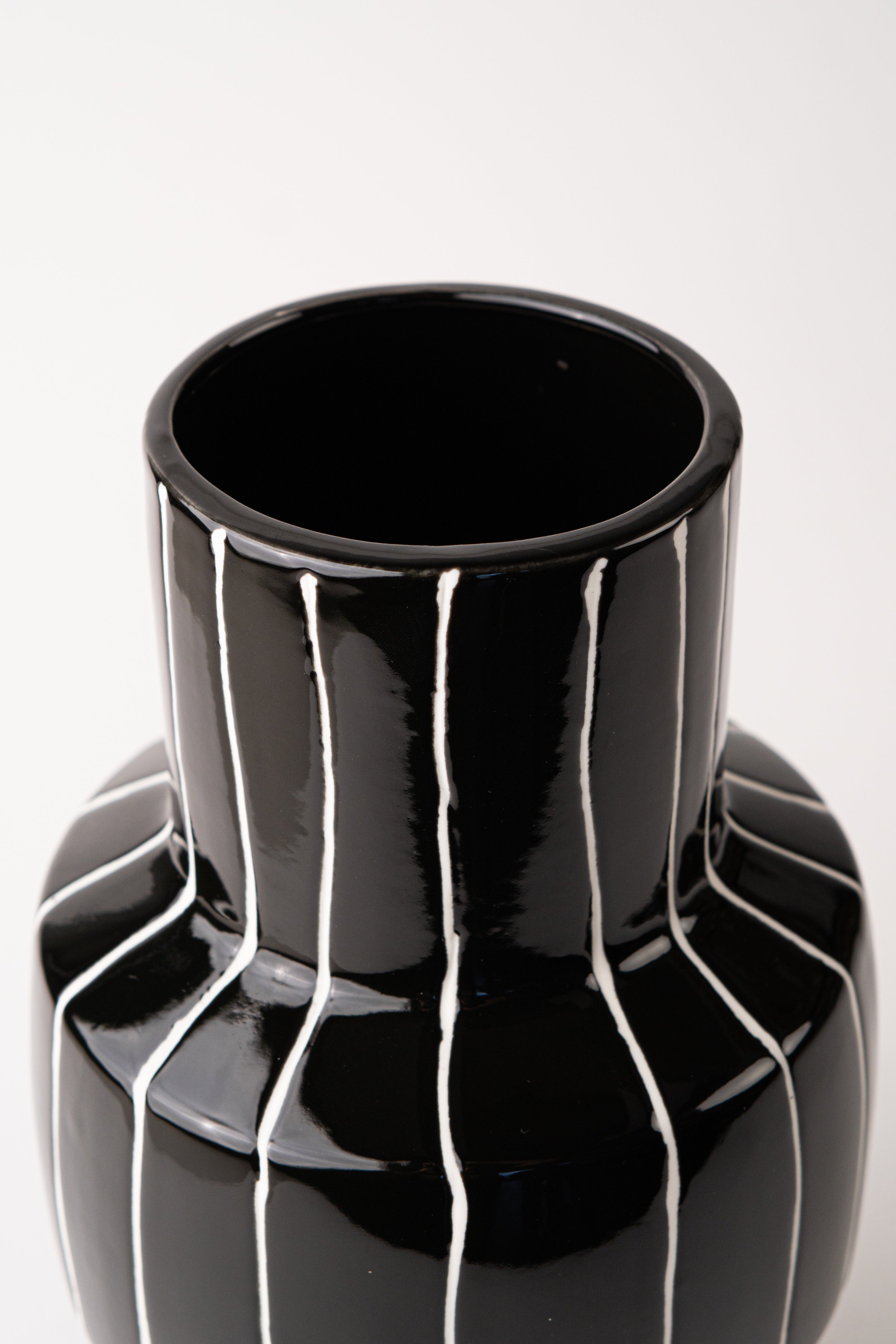 THIN LINE BLACK VASE - TALL