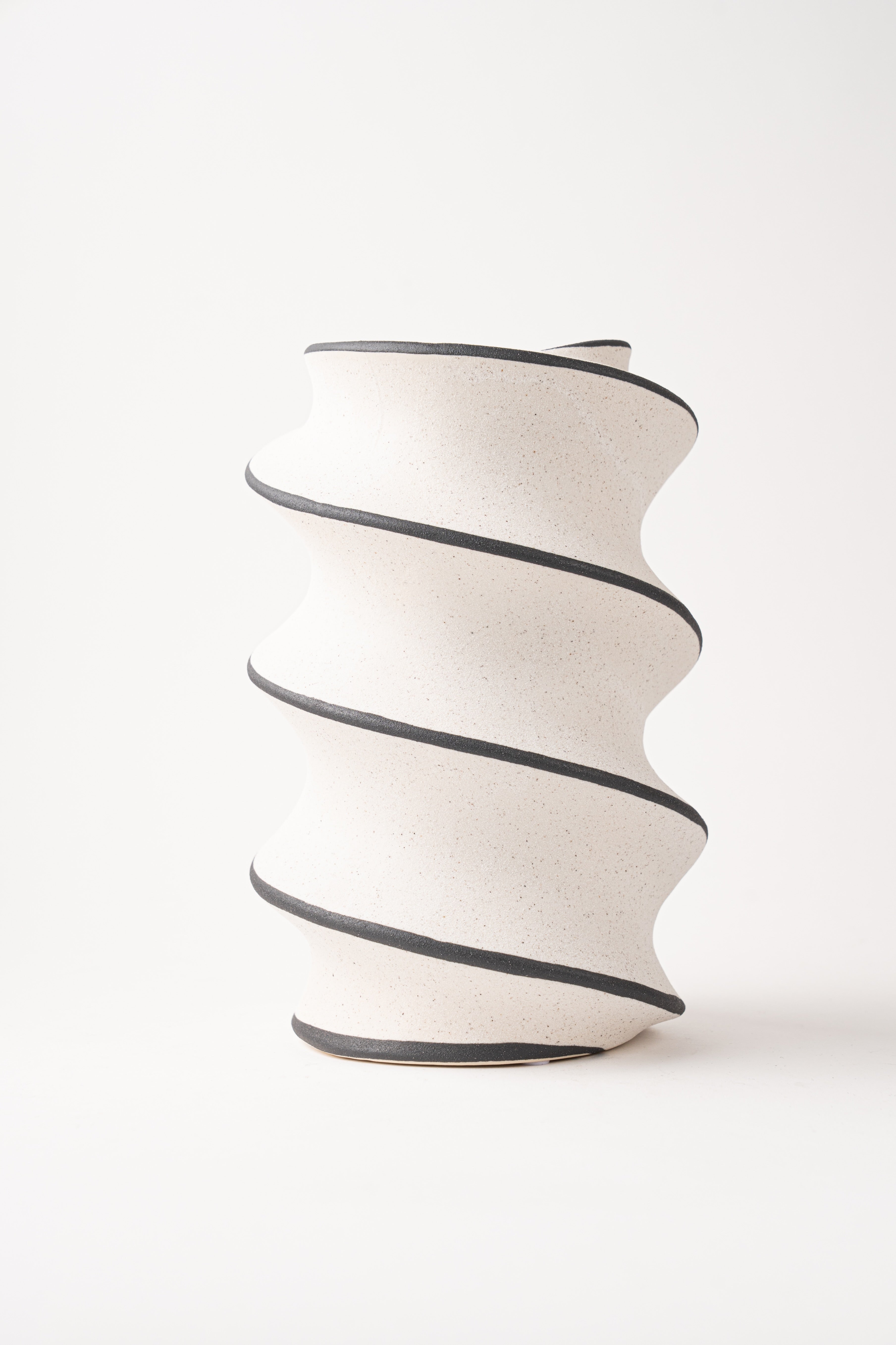 HAND DRAWN SPIRAL VASE