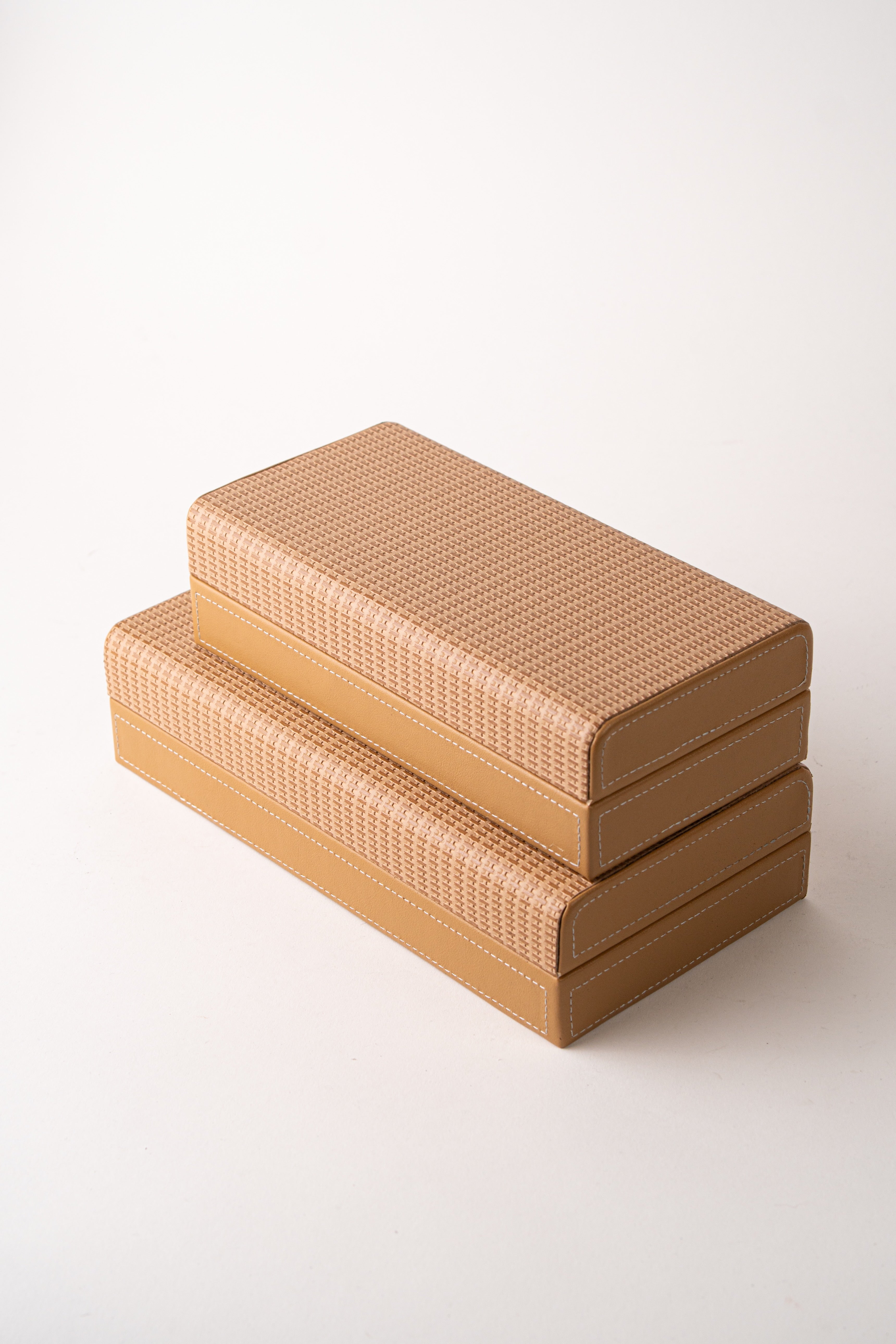 SET - ROUND LEATHER DECORATIVE BOX