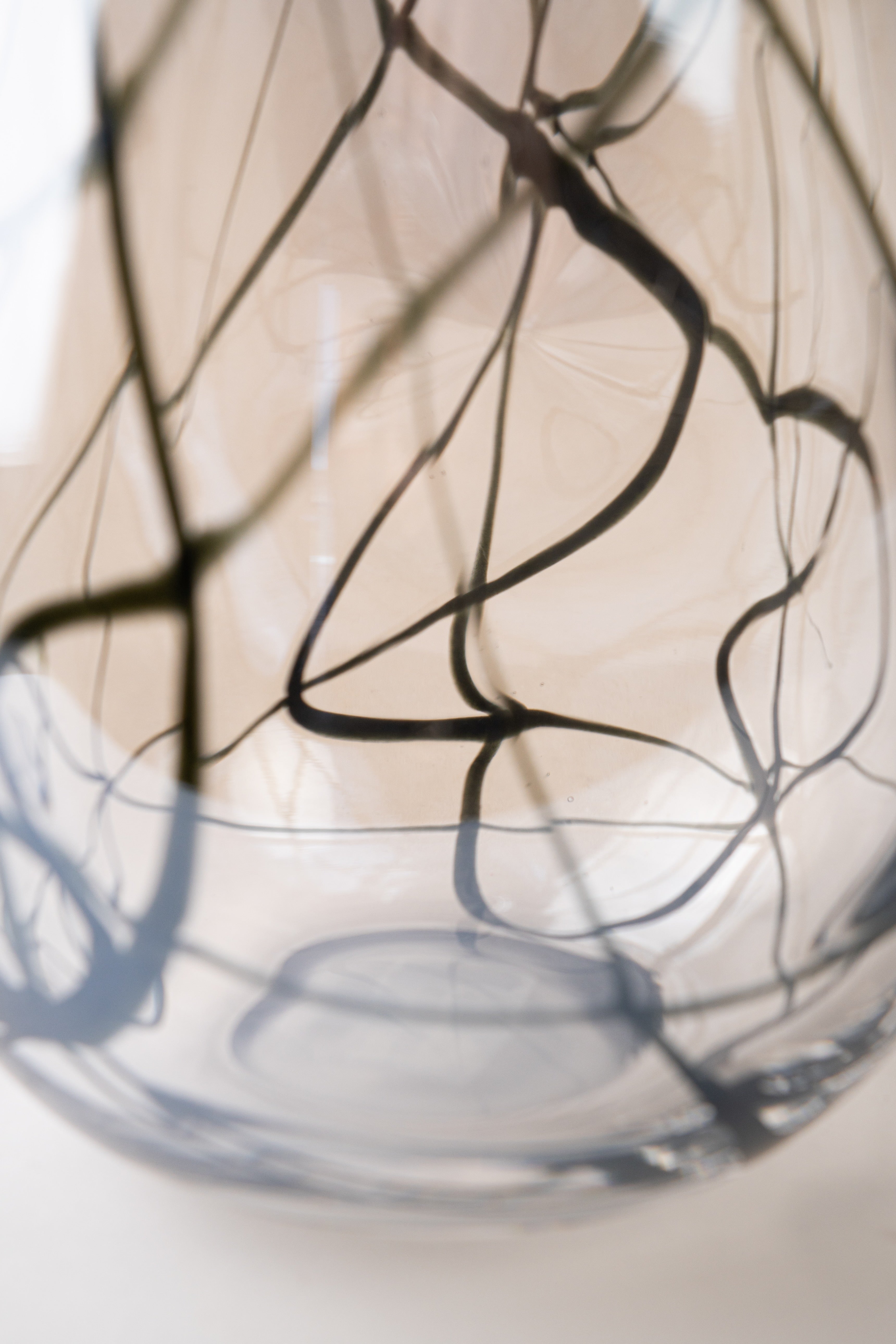 ABSTRACT LINE VASE