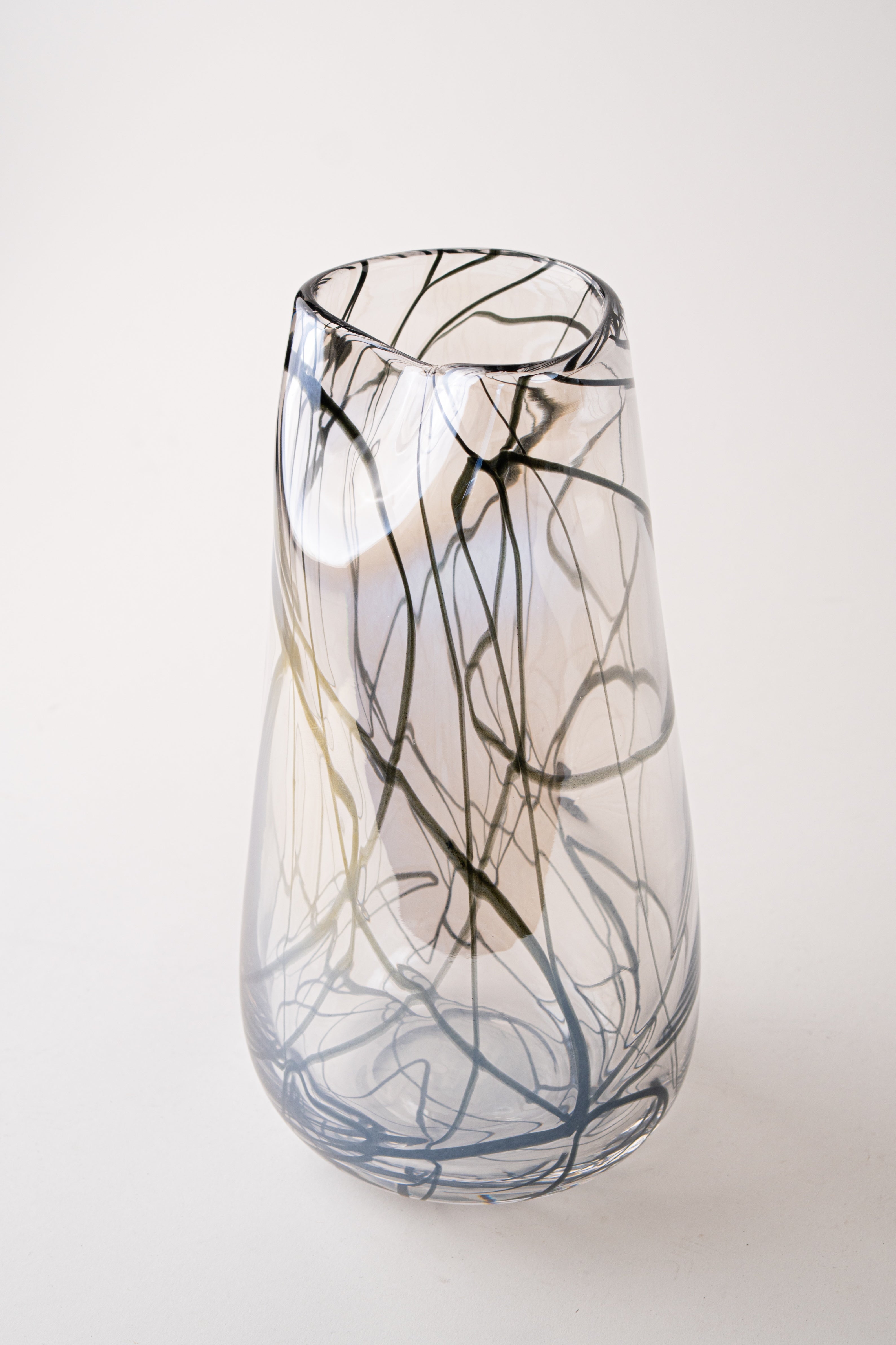 ABSTRACT LINE VASE