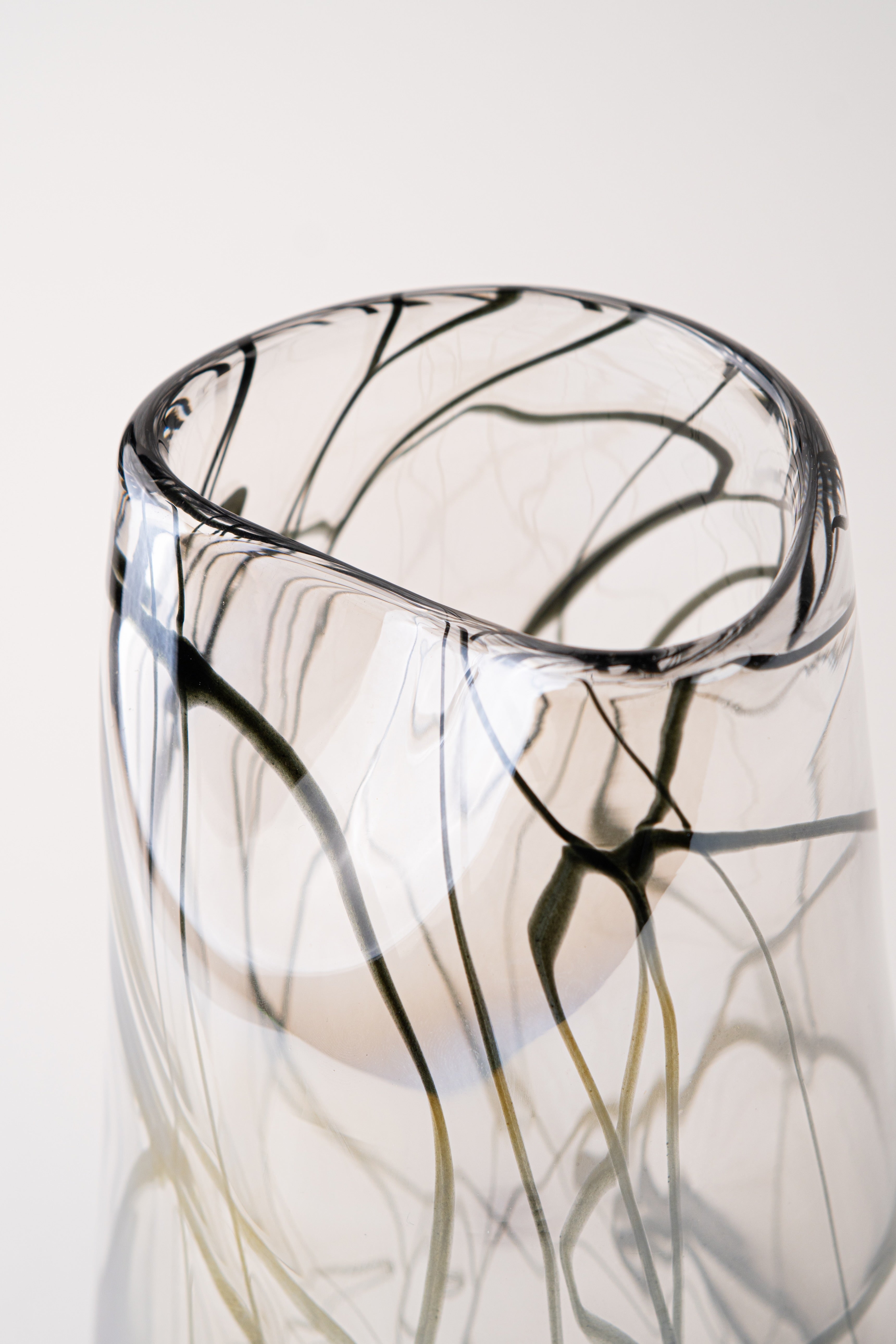 ABSTRACT LINE VASE