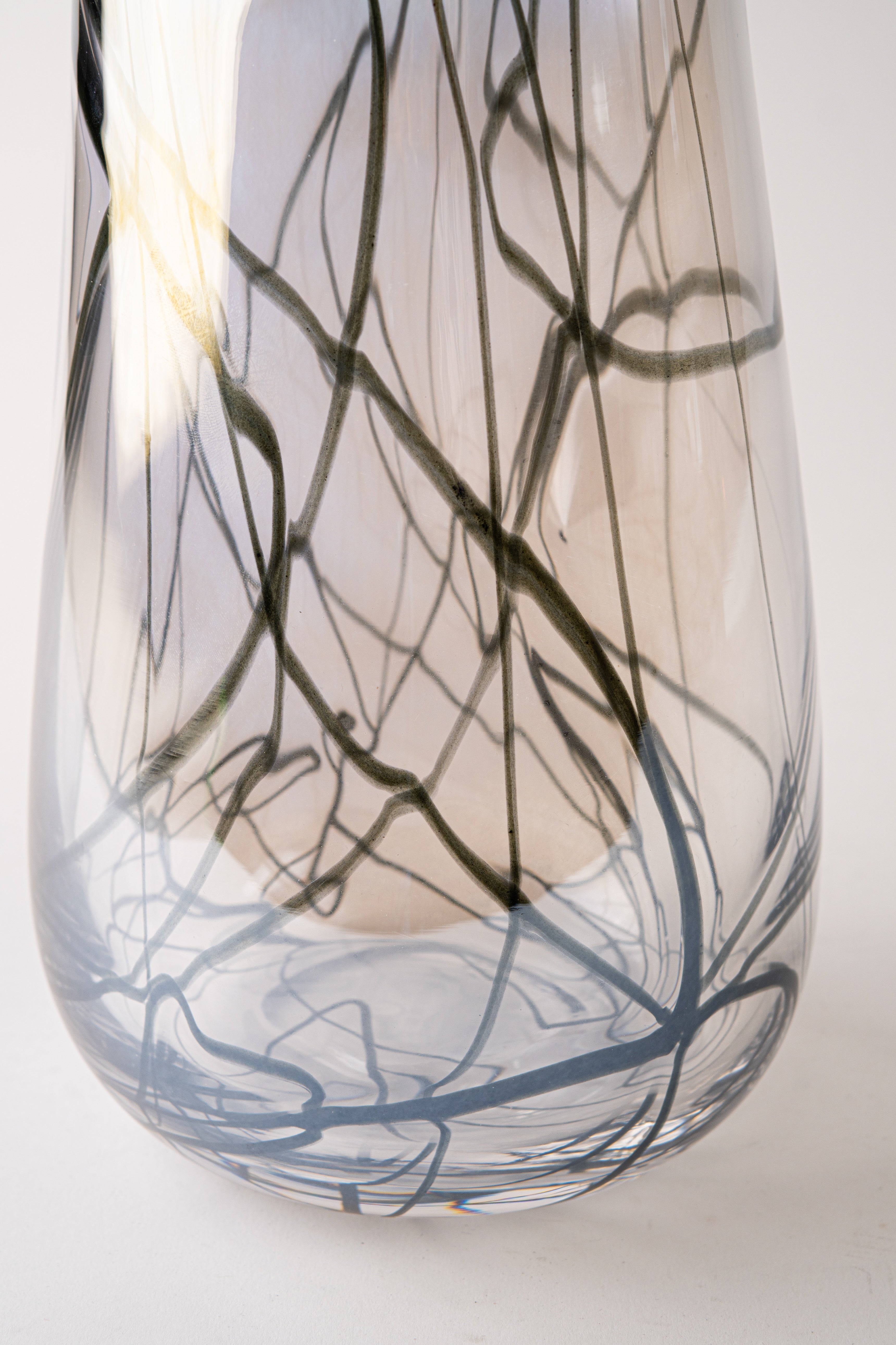 ABSTRACT LINE VASE