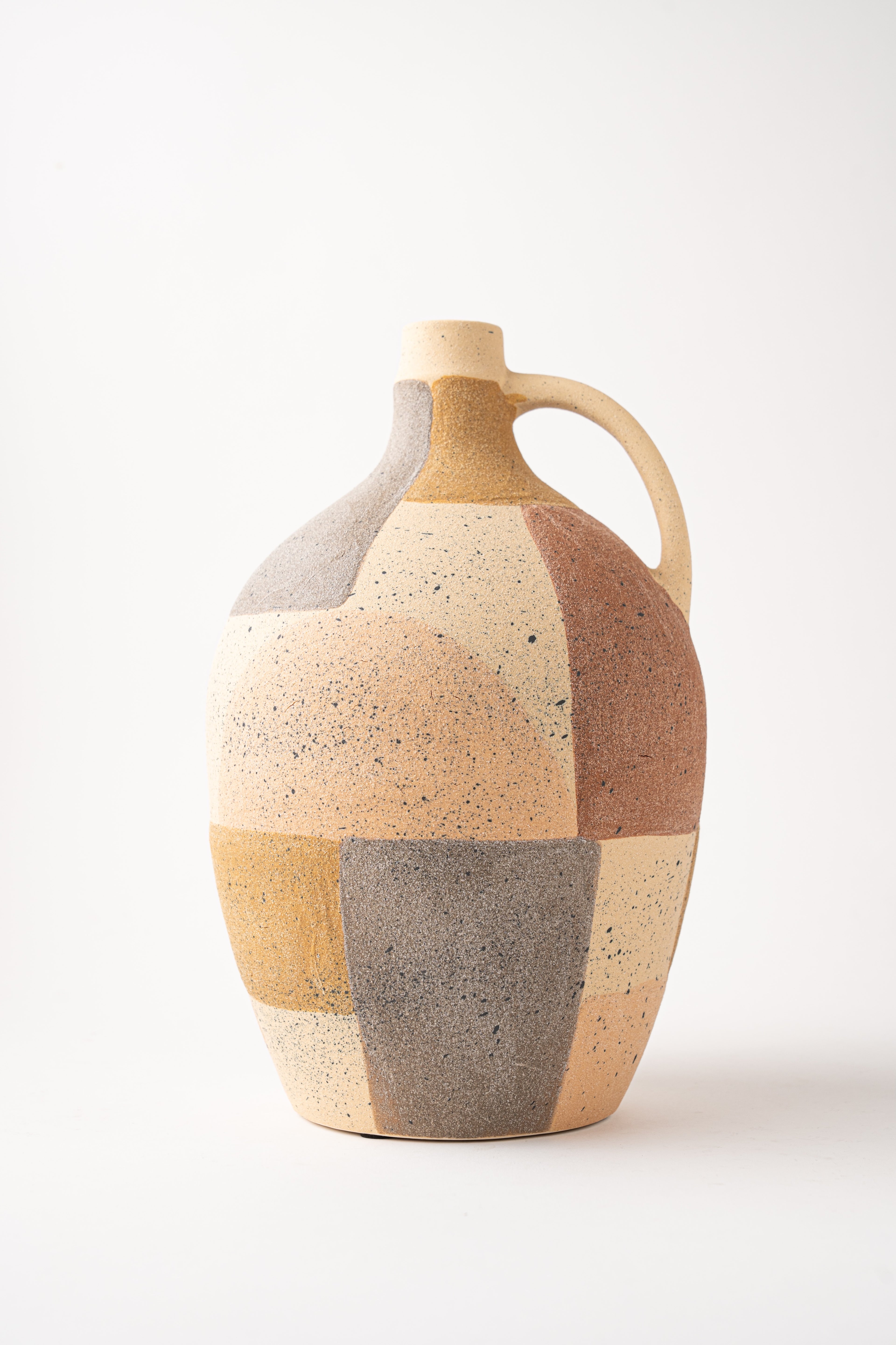 ASSORTED COLOR VASE - SMALL