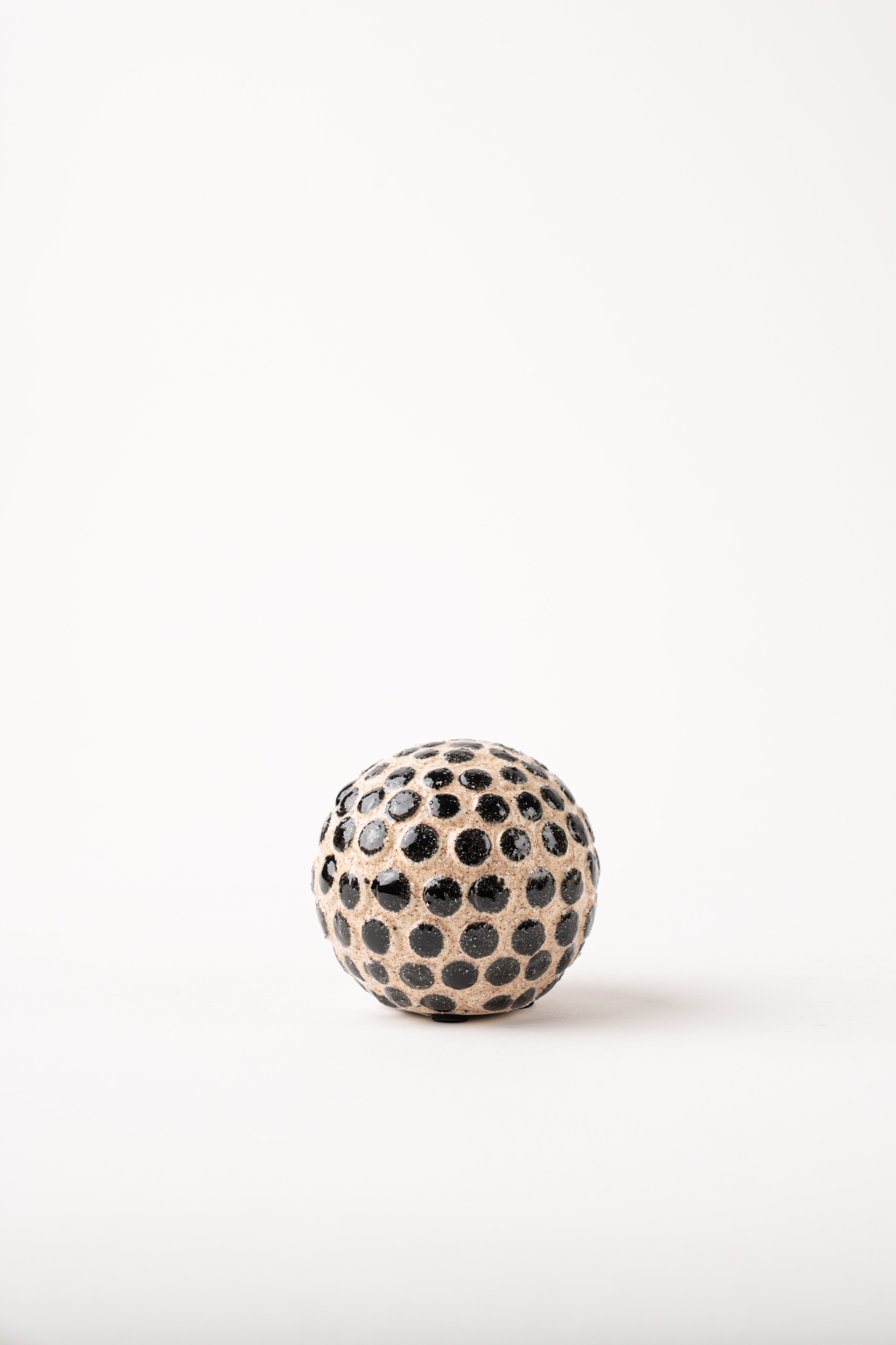 SET - BLACK POLKA DOT SAND BALLS