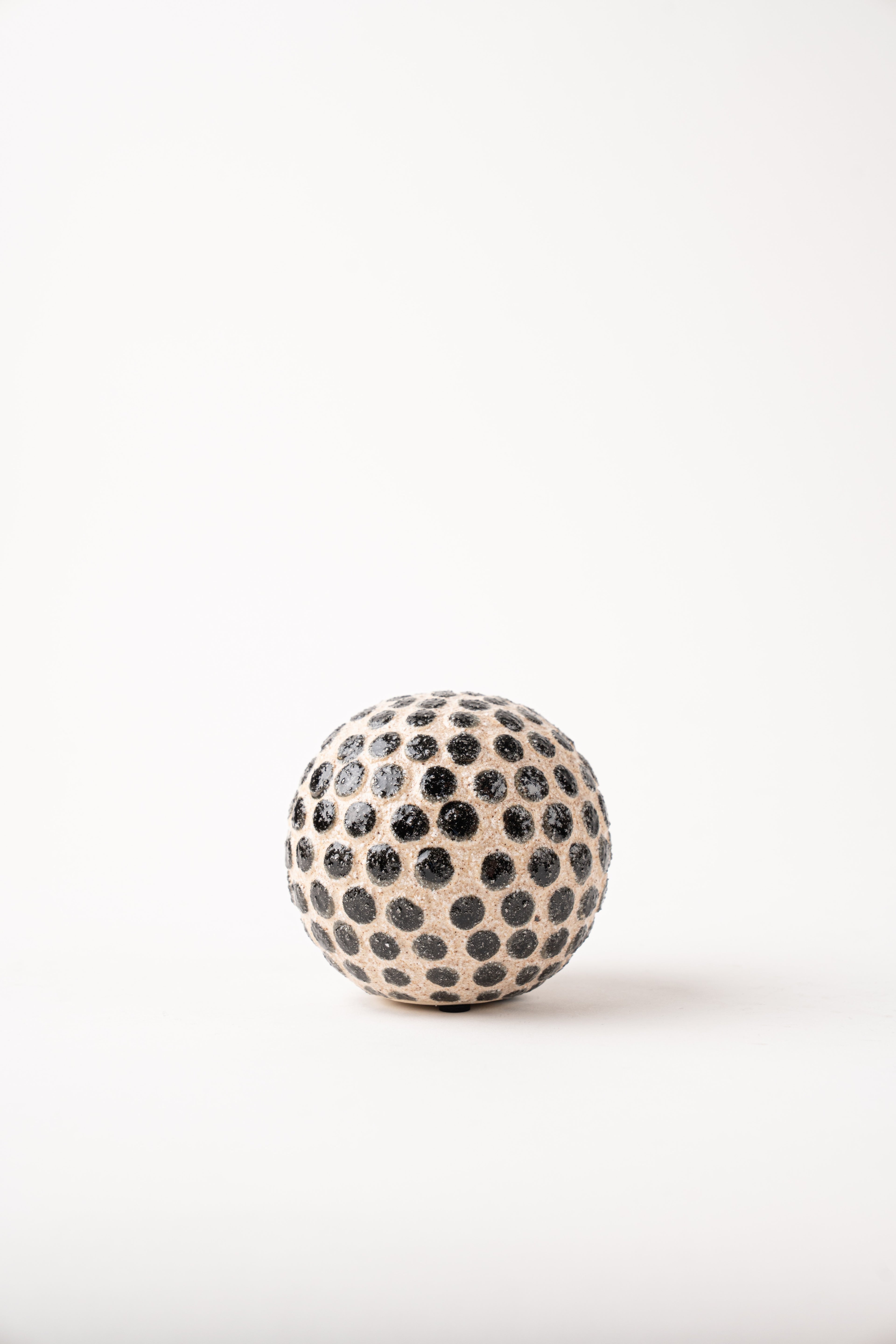 SET - BLACK POLKA DOT SAND BALLS