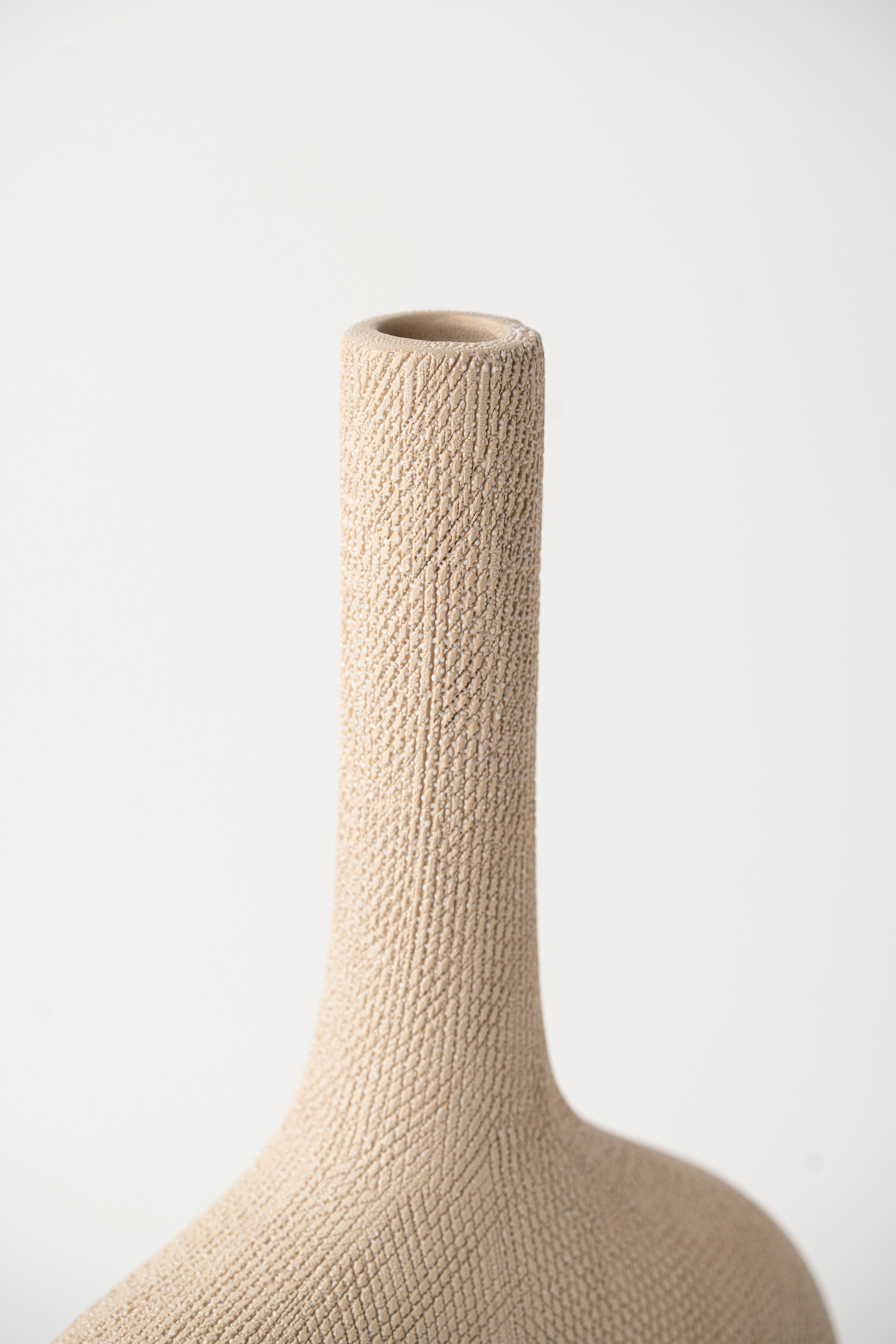 EYE AND LONG NECK CERAMIC VASE - TALL