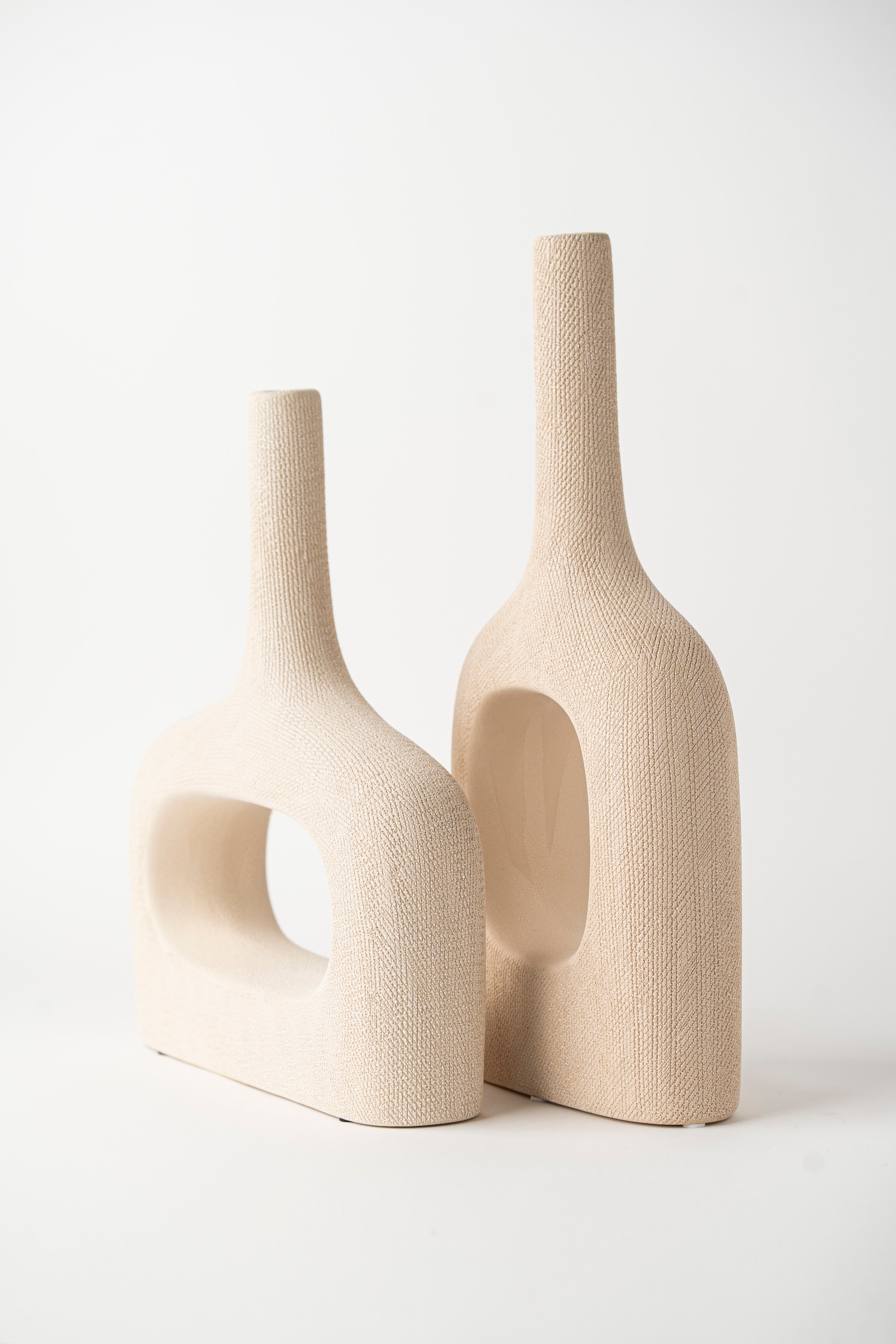 EYE AND LONG NECK CERAMIC VASE - TALL