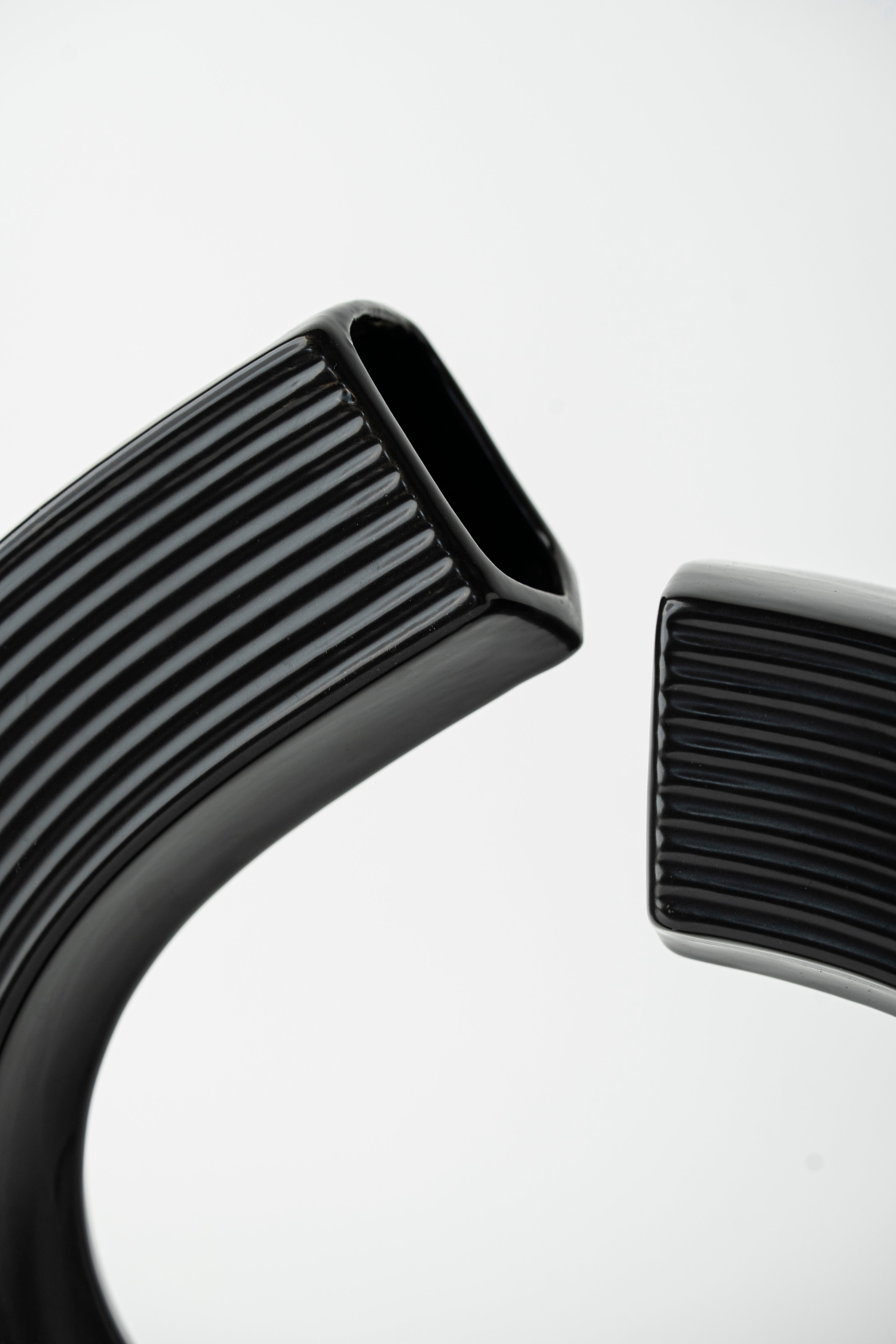 BLACK SEMICIRCLE DECORATION