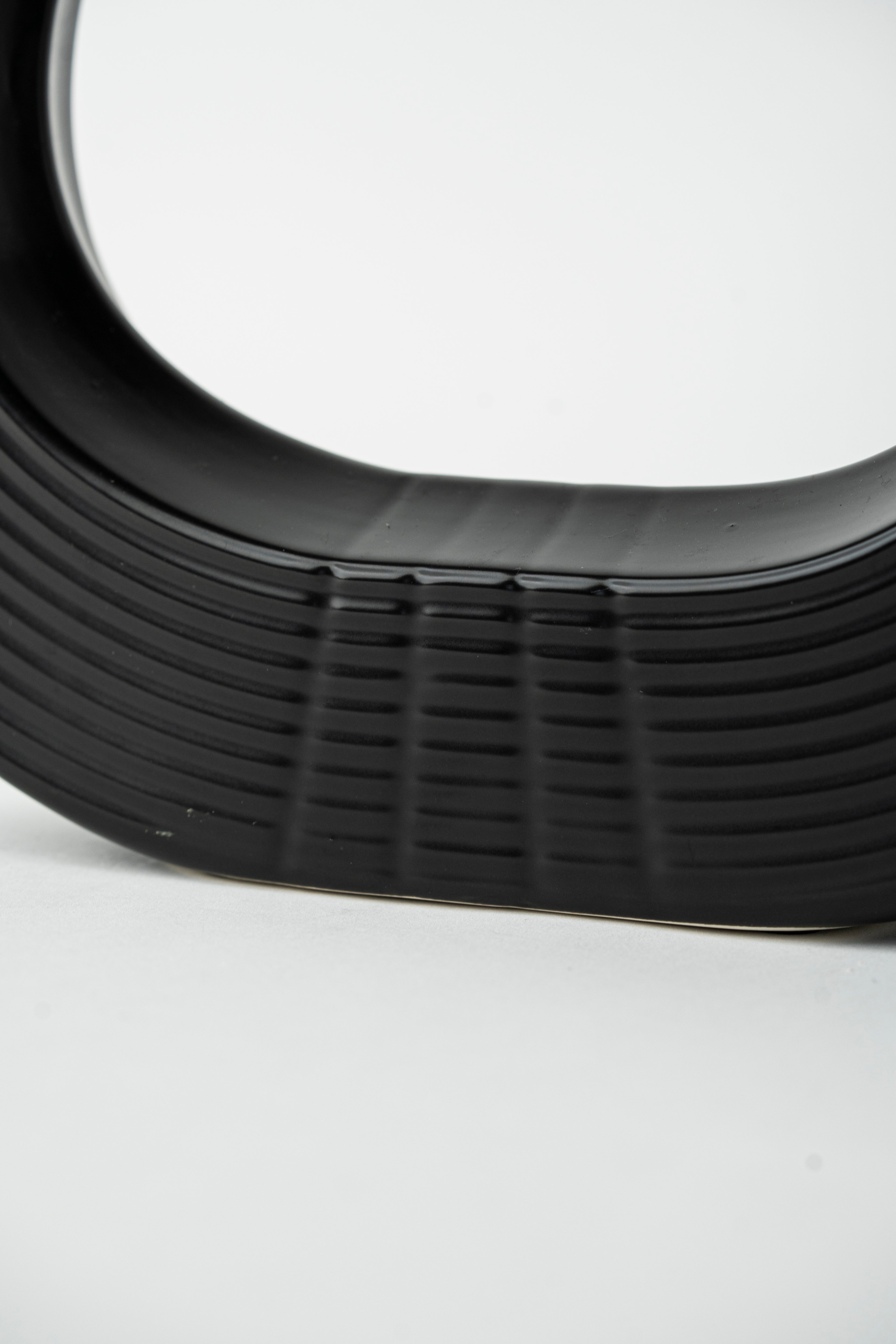 BLACK SEMICIRCLE DECORATION