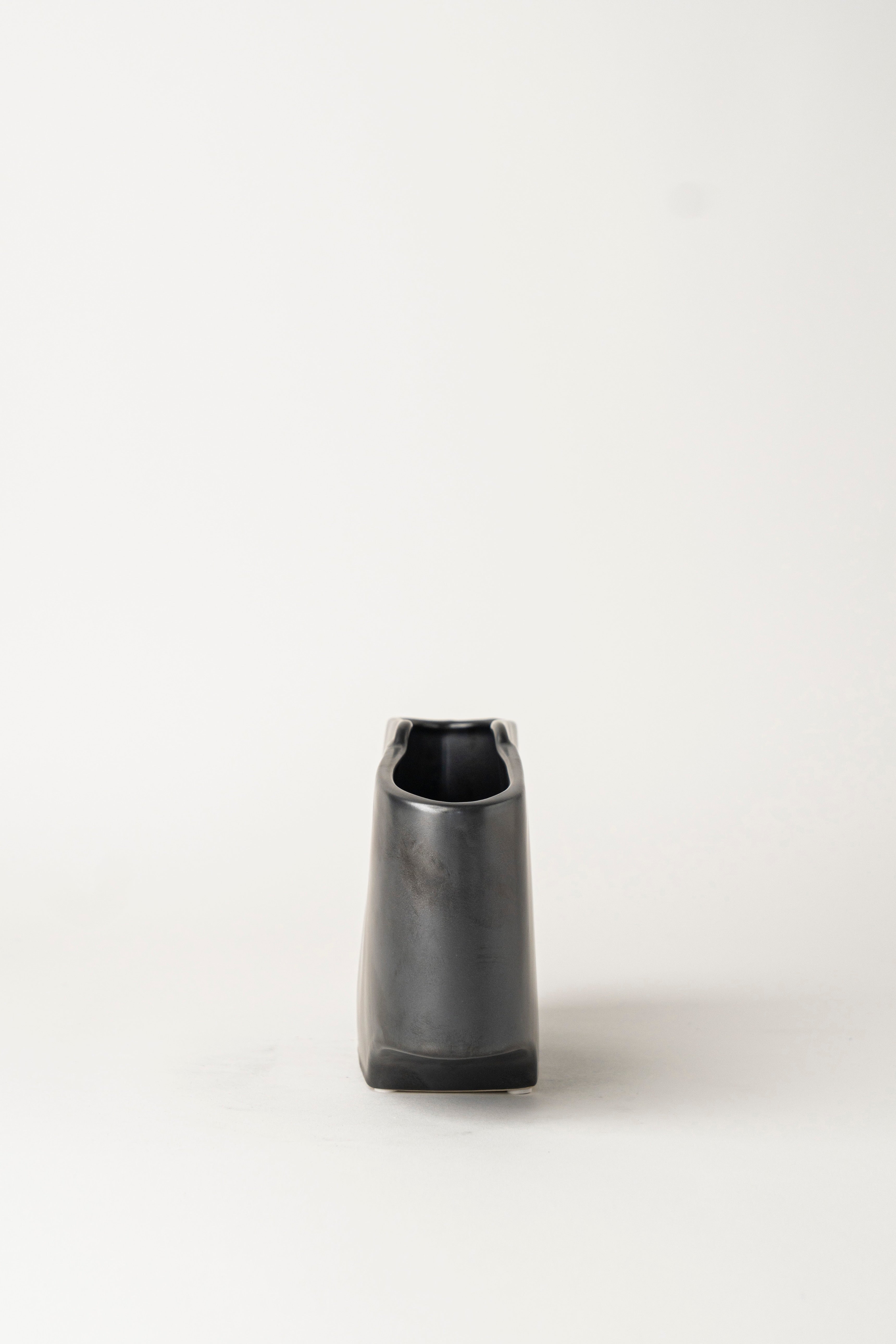 DOUBLE FLAP VASE SHORT
