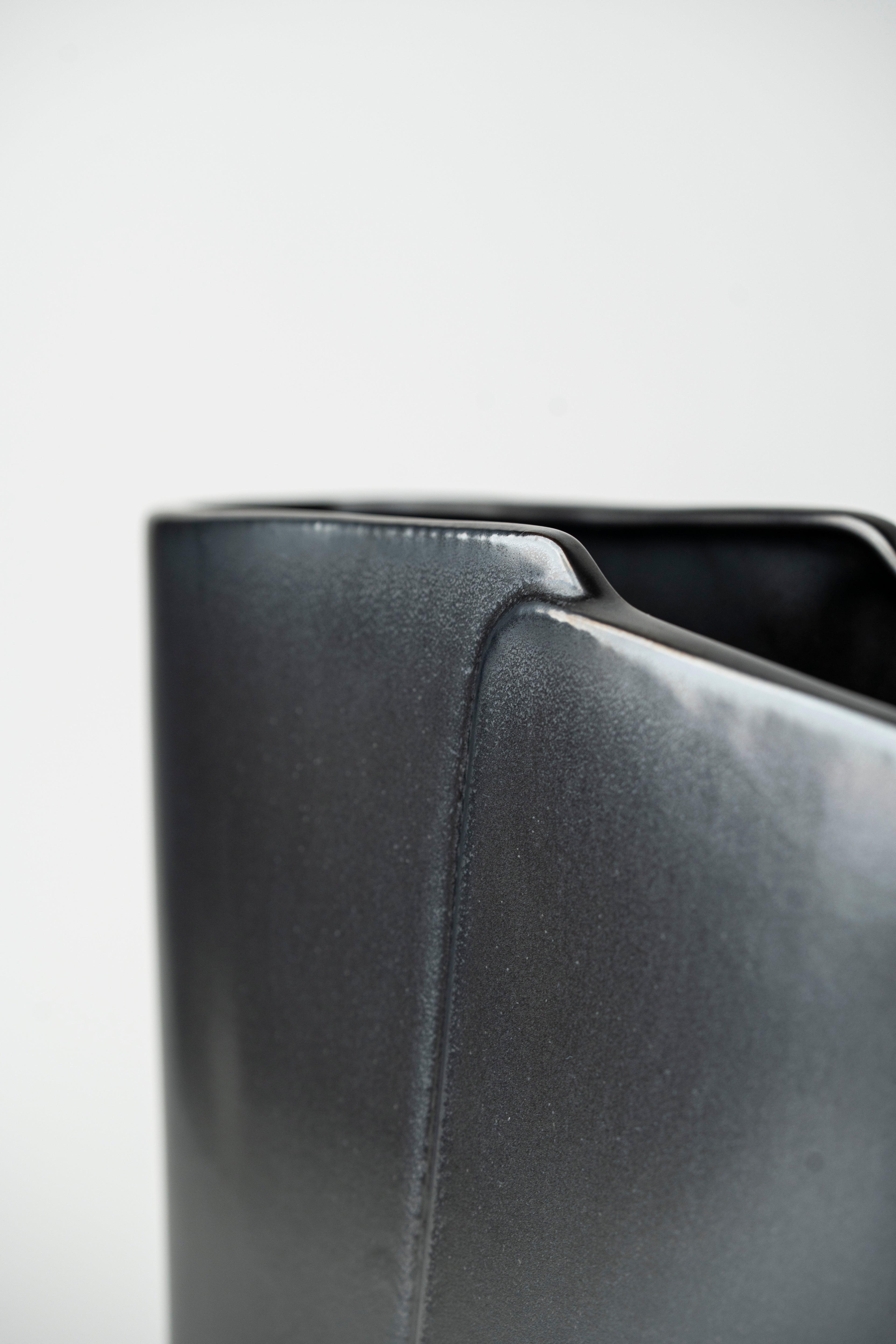 DOUBLE FLAP VASE LARGE