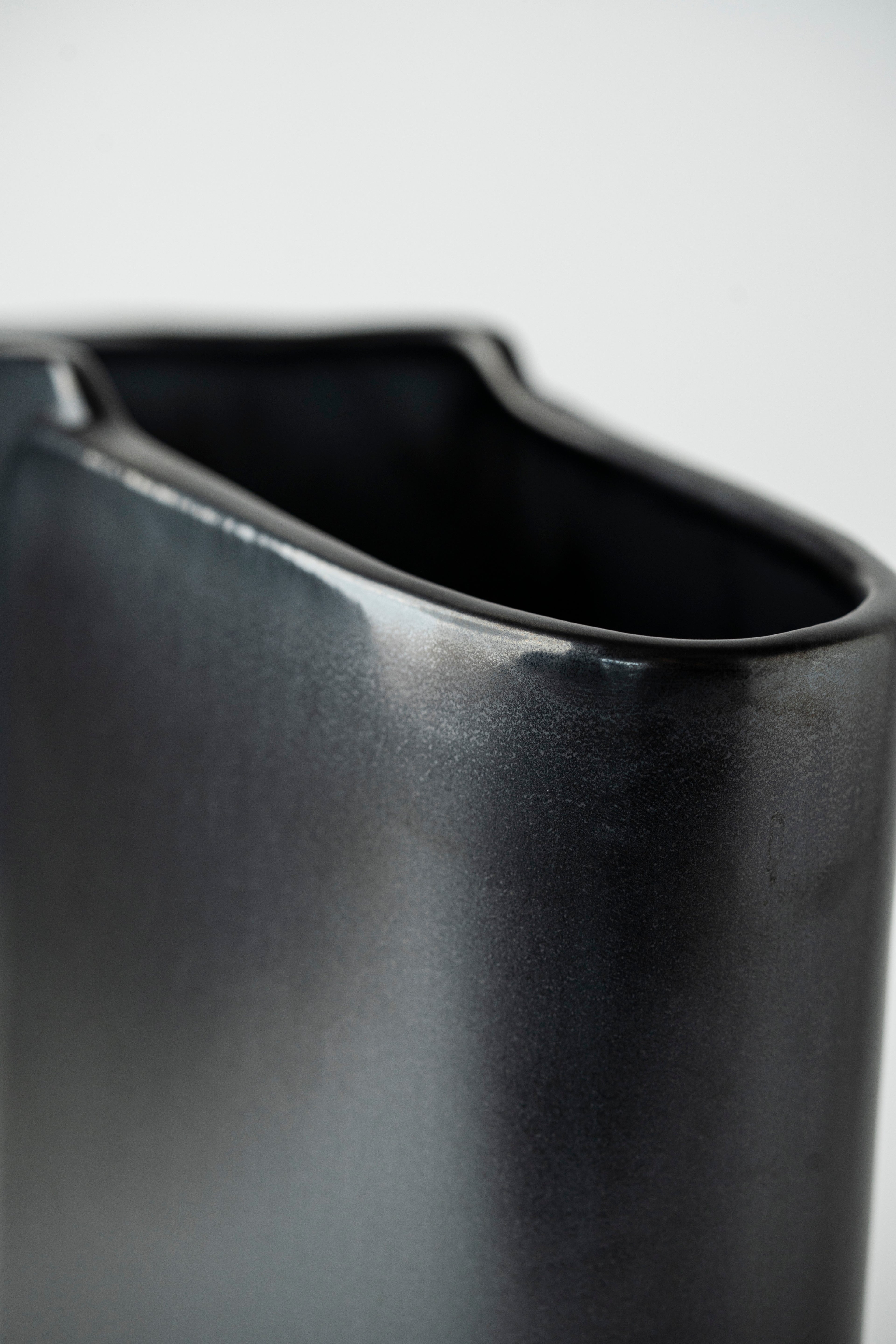 DOUBLE FLAP VASE LARGE