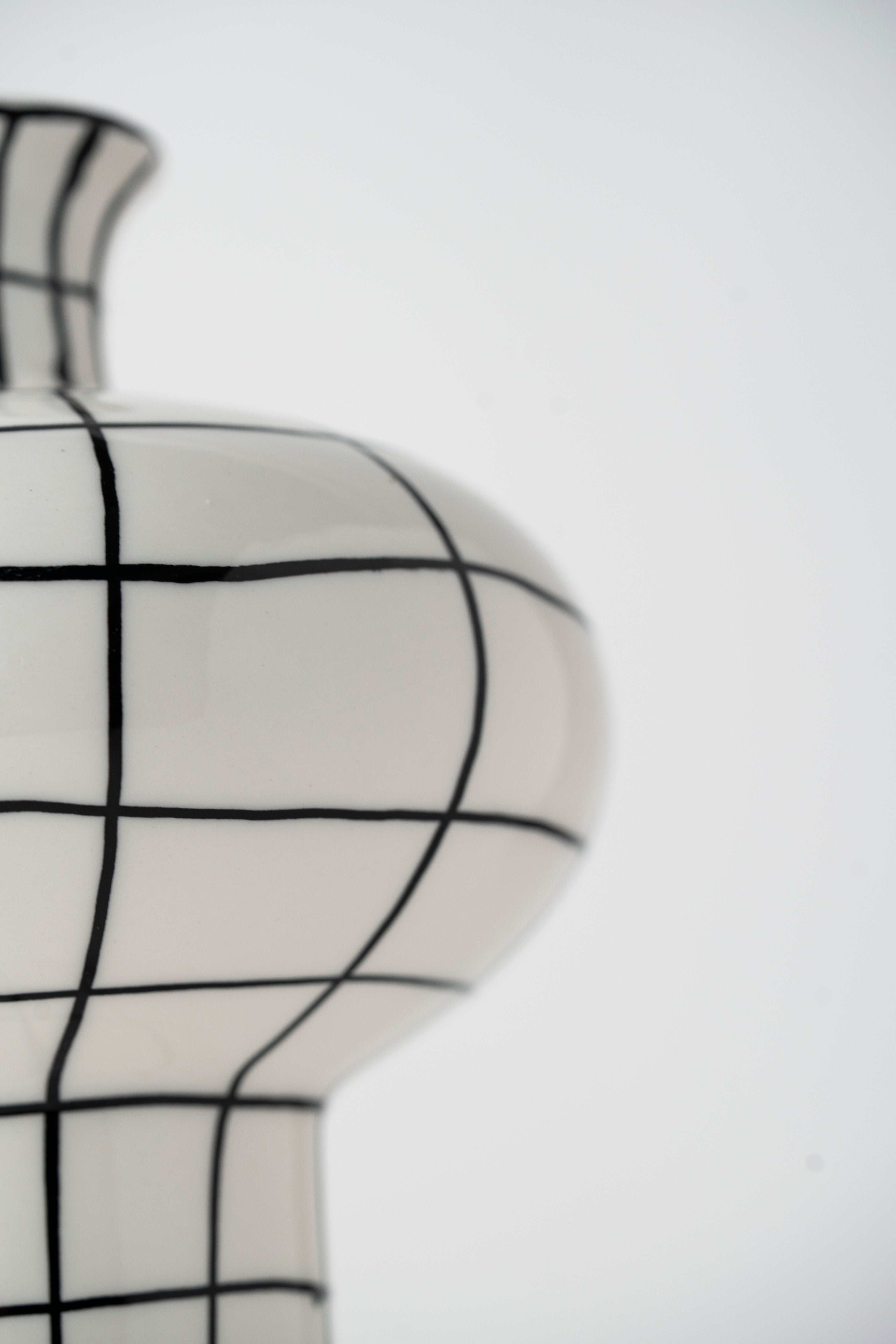 HAND-PAINTED GRID VASE TALL