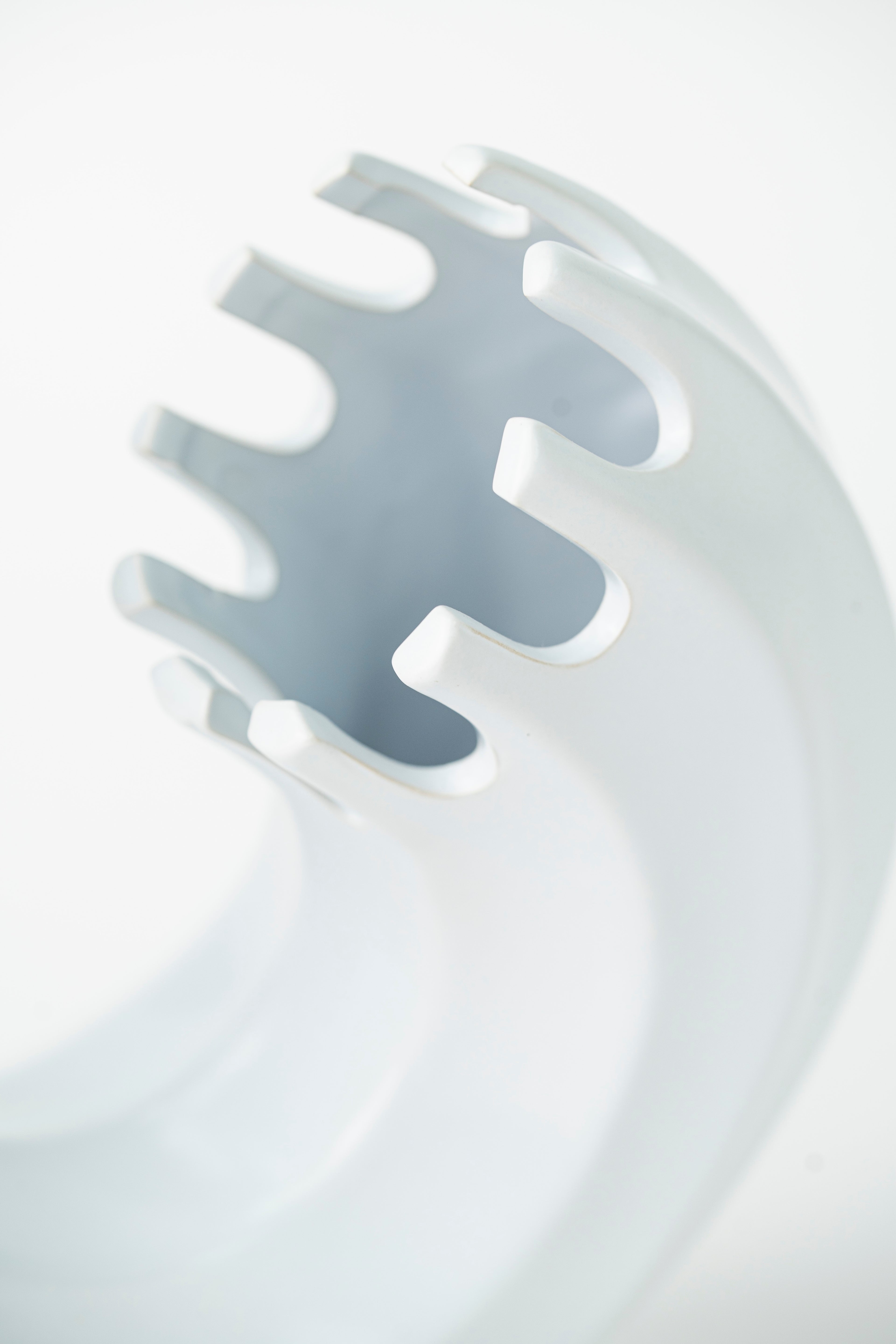 ROUND ABSTRACT ORNAMENT – SMALL