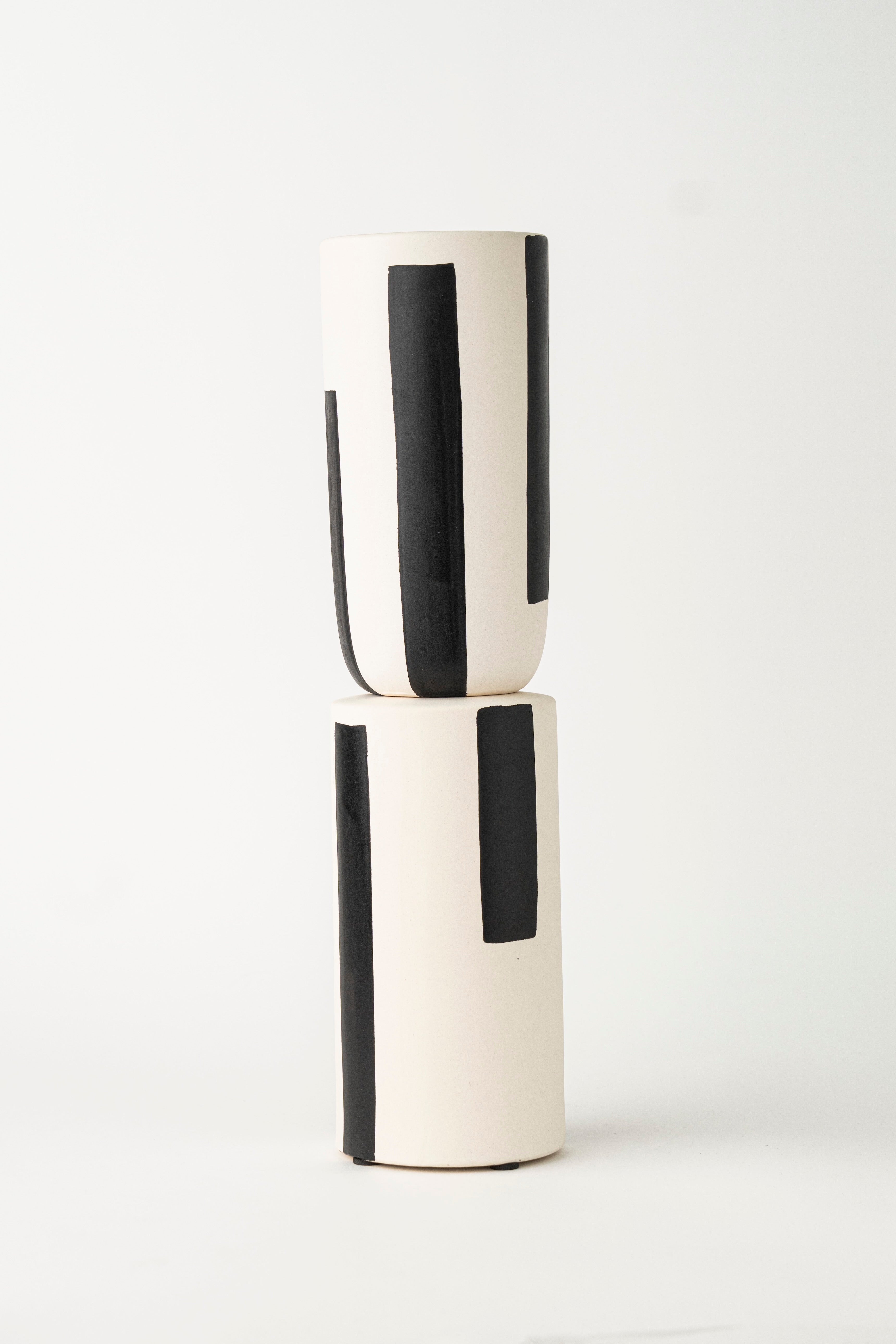THE VERTICAL BAR DECORATIVE PIECE