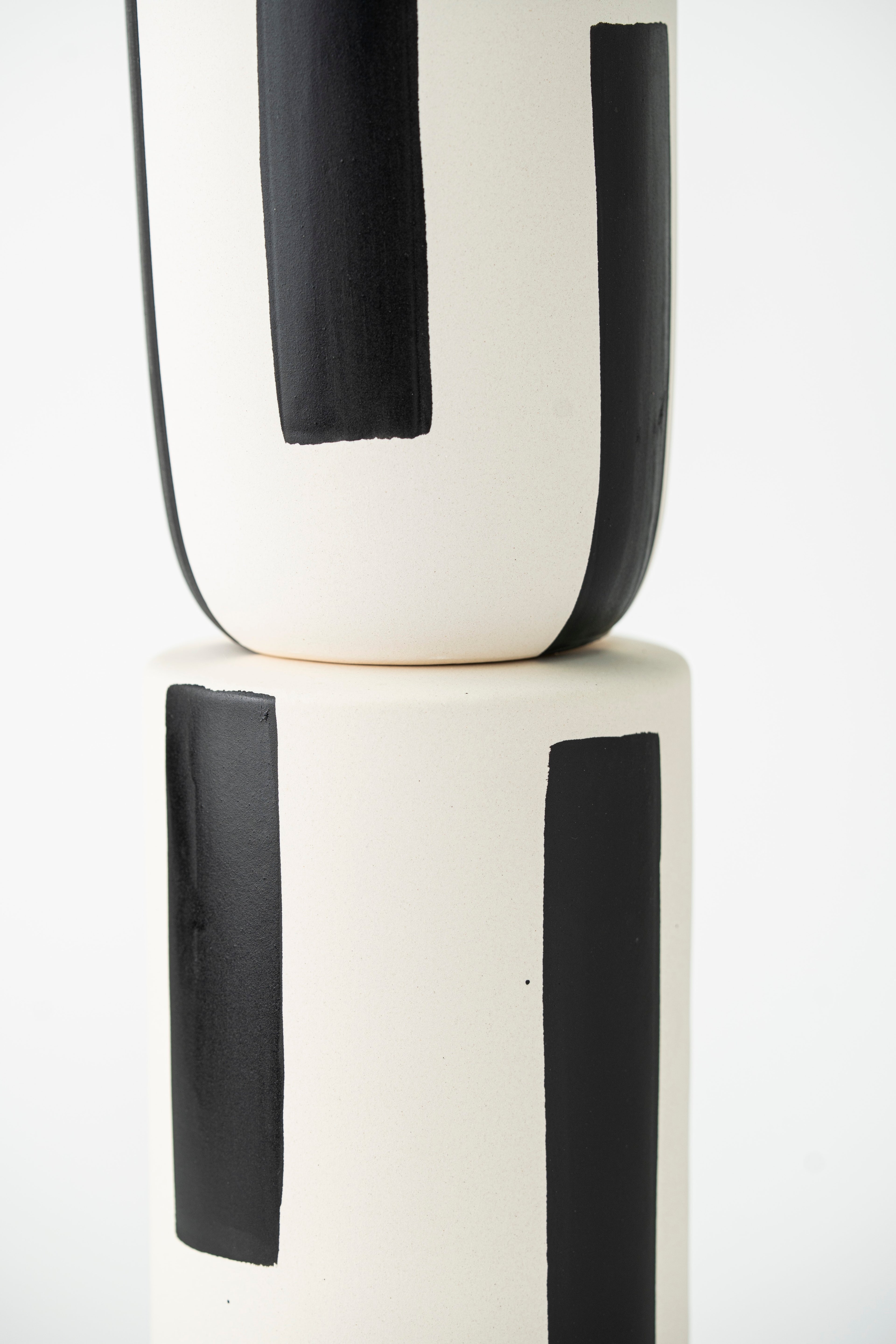 THE VERTICAL BAR DECORATIVE PIECE