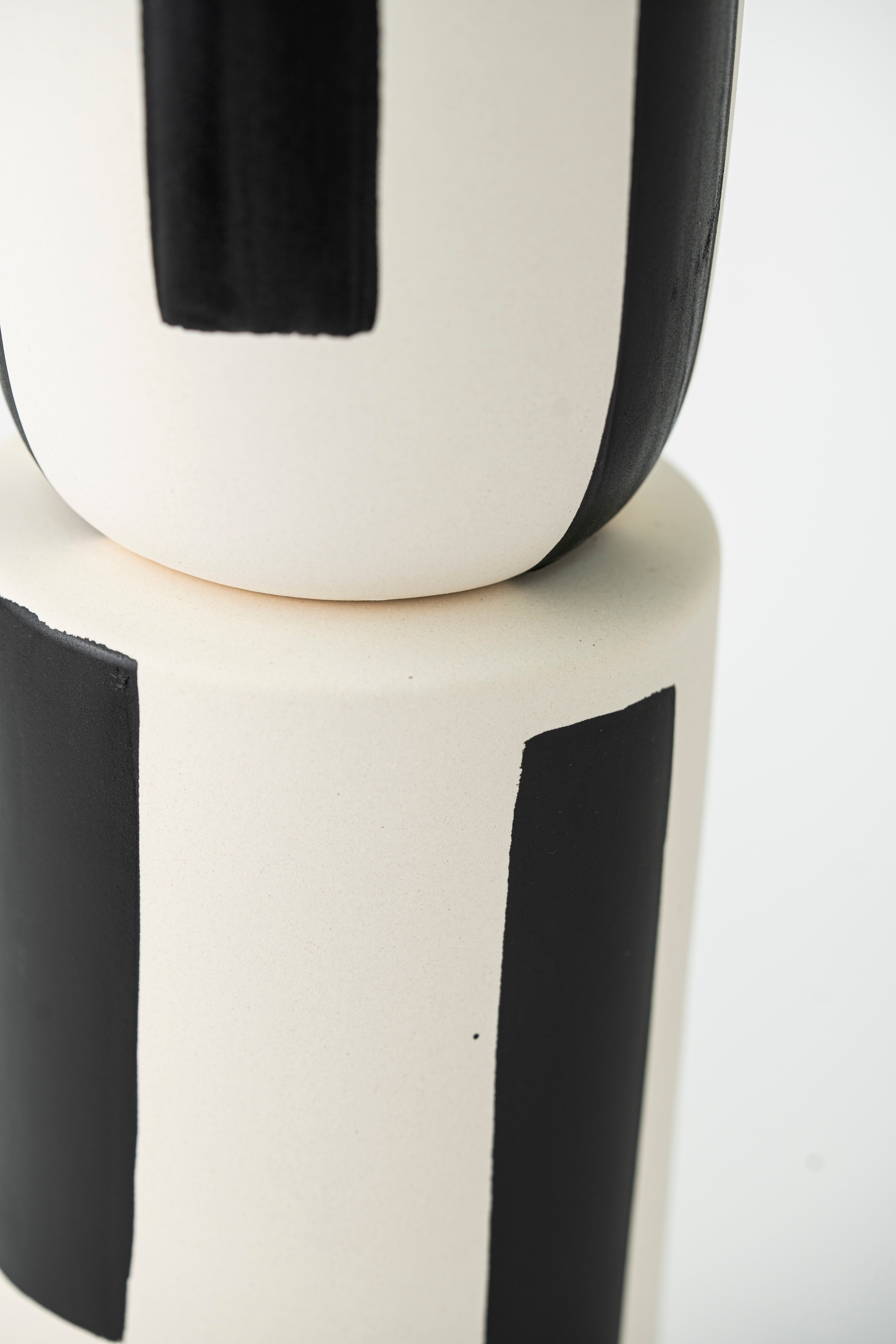 THE VERTICAL BAR DECORATIVE PIECE