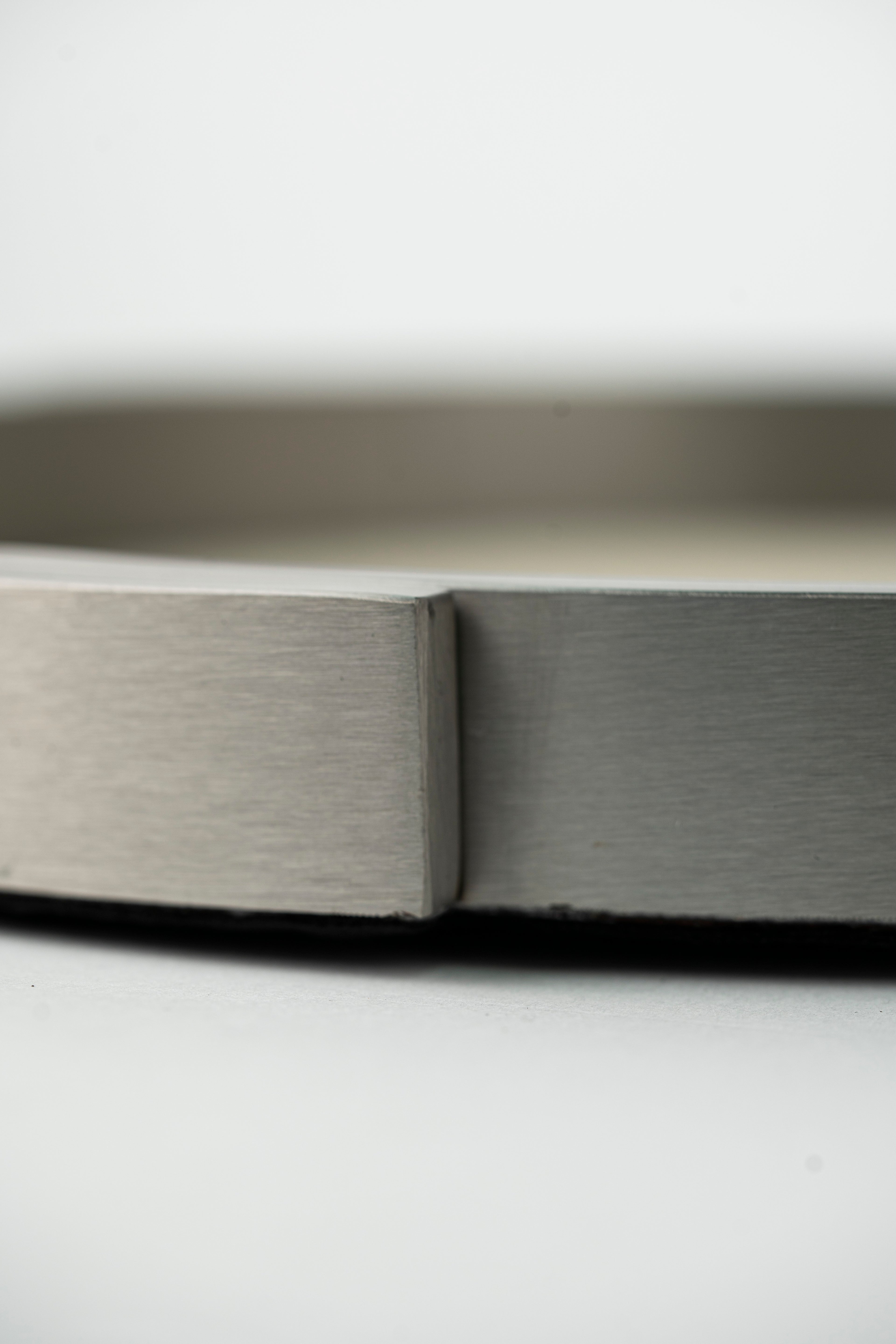 ROUND LEATHER BASE / TRAY