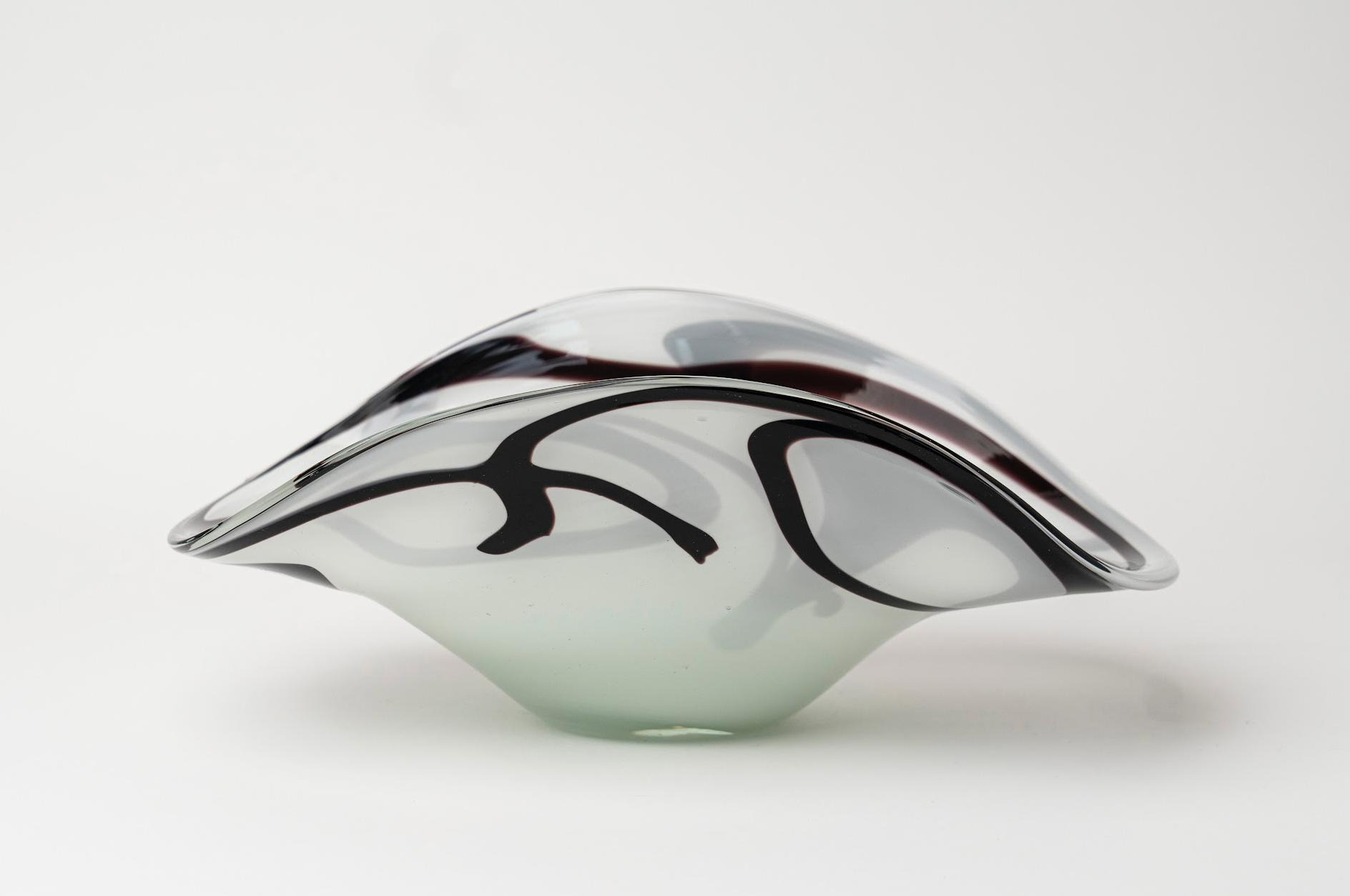 WHITE-LINED FRUIT BOWL
