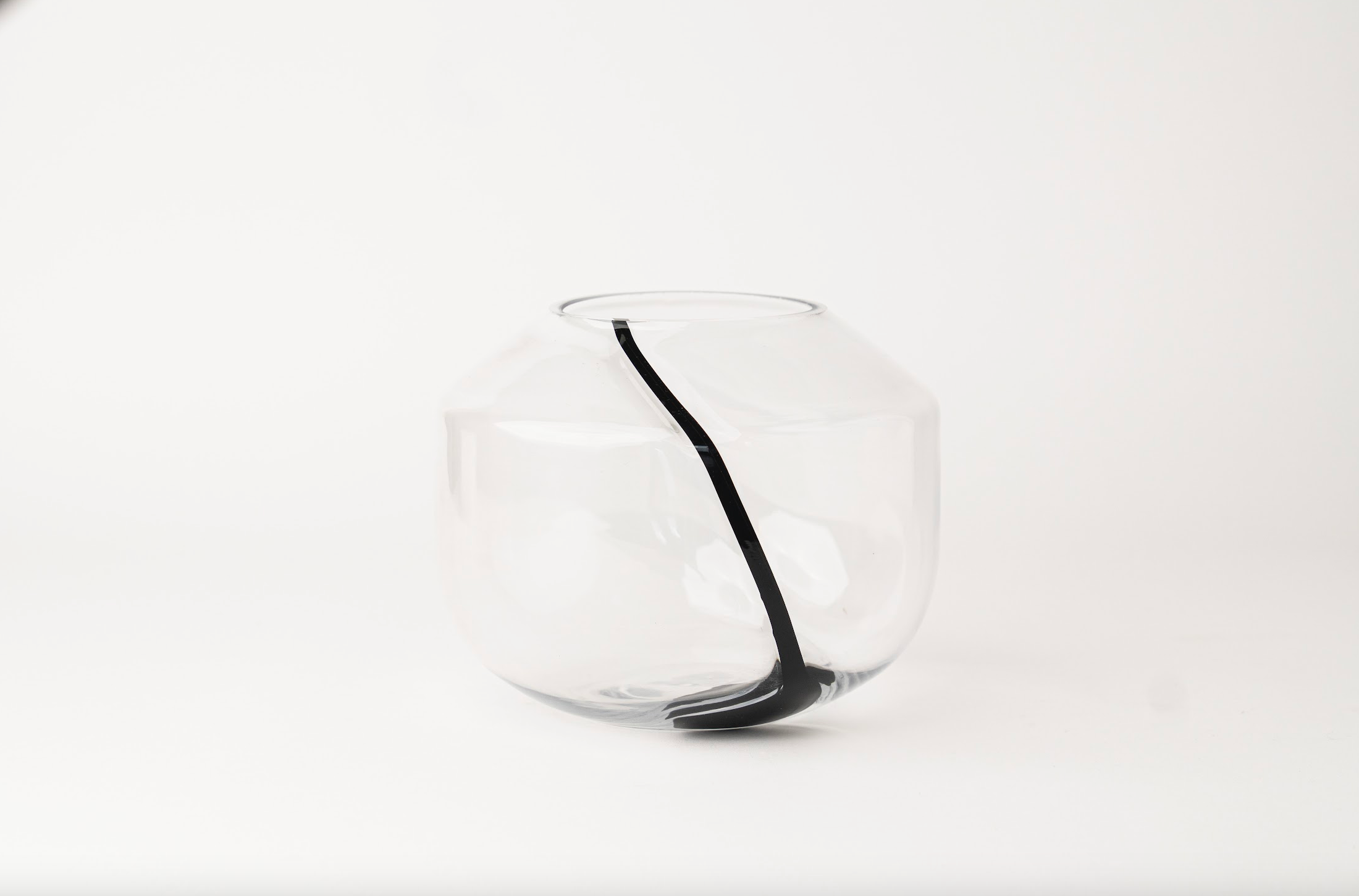 SINGLE LINE THROUGH - SMALL