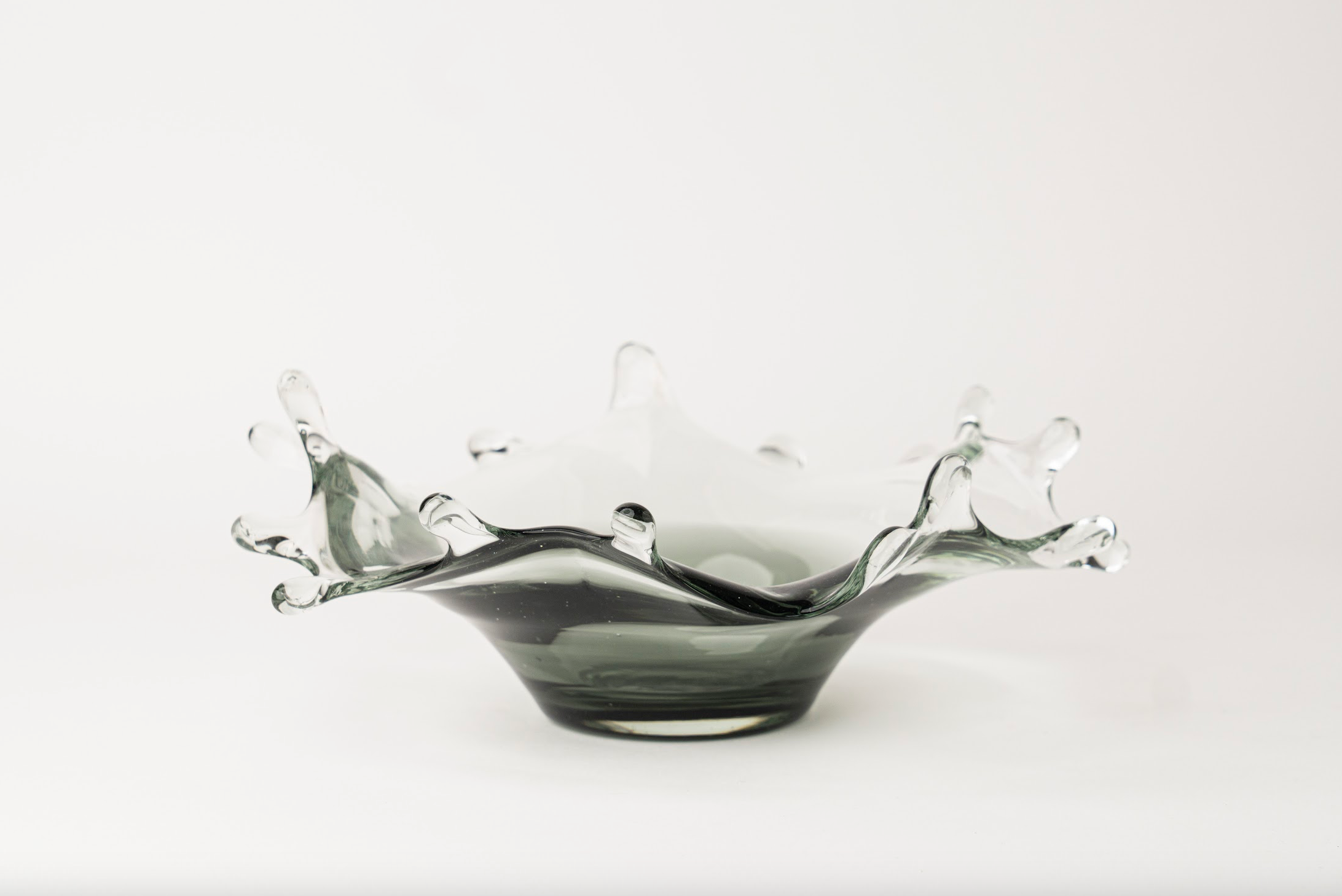 POINTED-FRUIT BOWL GRAY