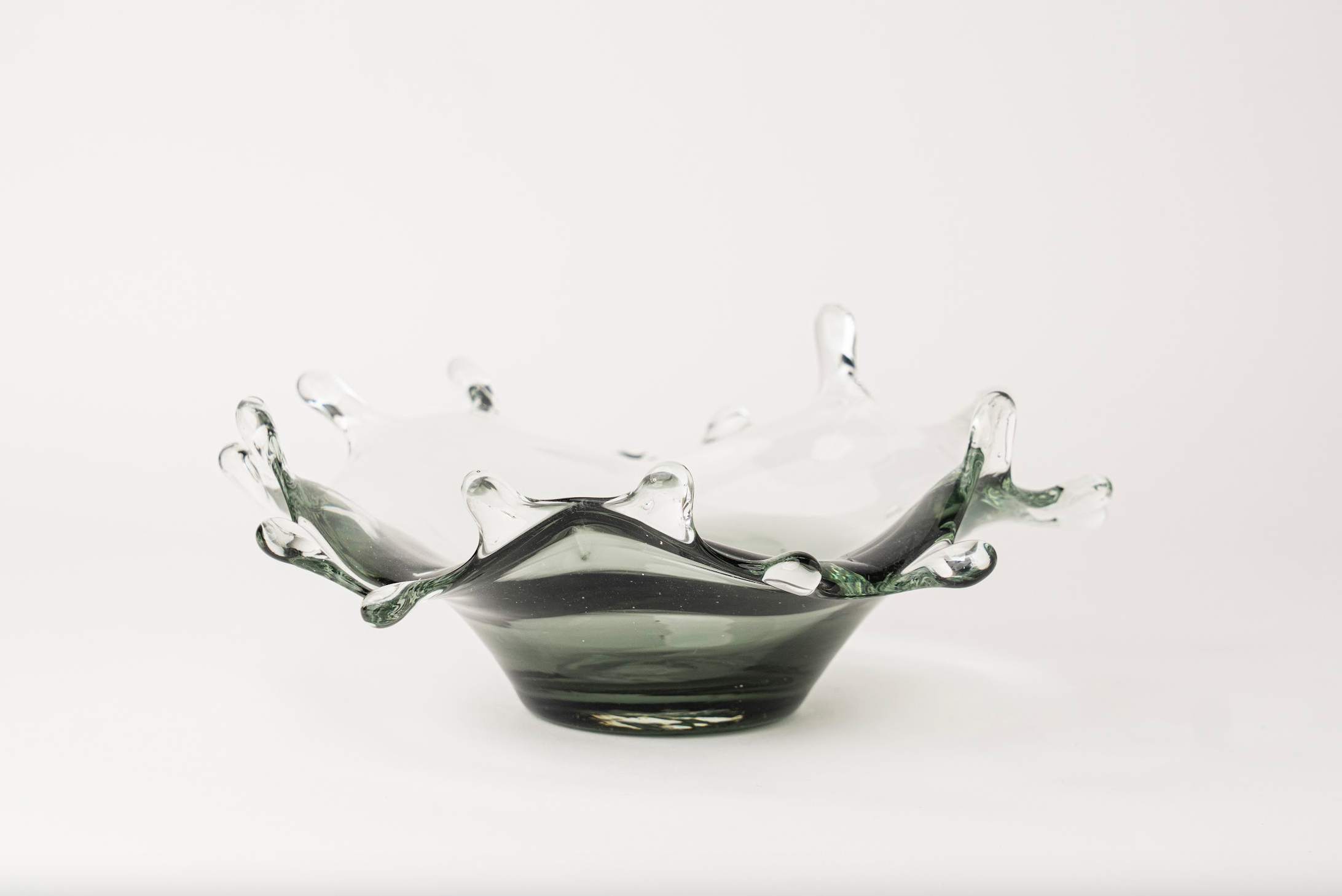 POINTED-FRUIT BOWL GRAY