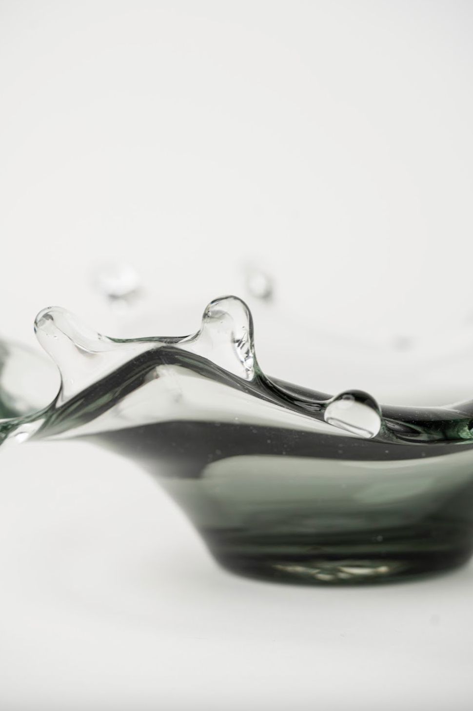 POINTED-FRUIT BOWL GRAY