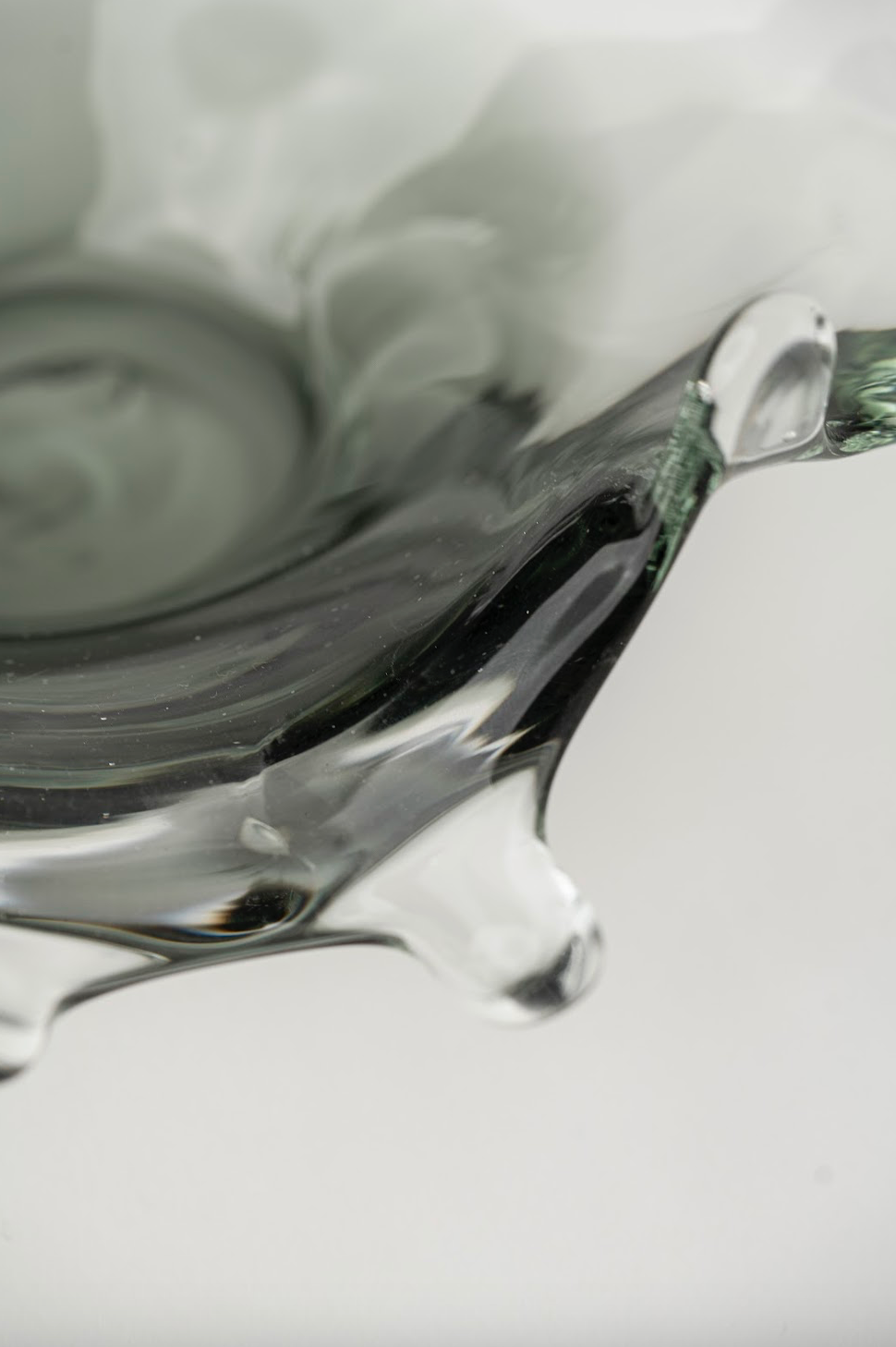 POINTED-FRUIT BOWL GRAY