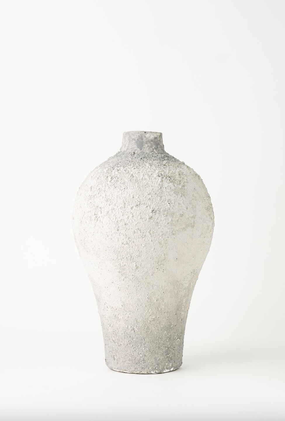 FINE-MOUTHED ROUND-BELLIED VASE