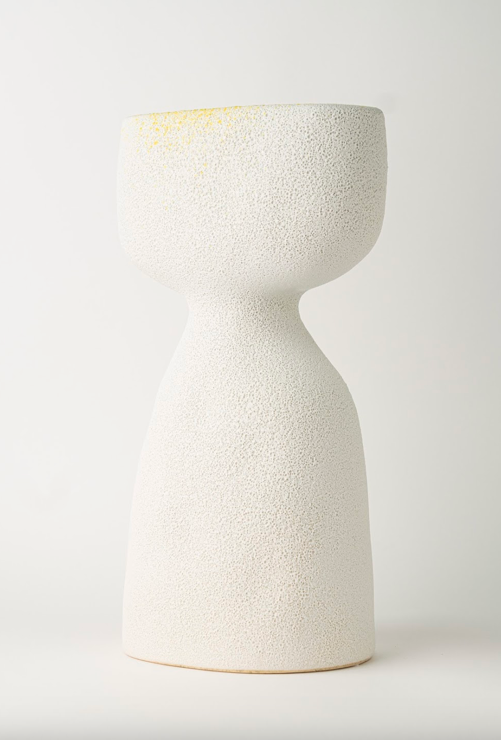 WIDE-OPENED MOUTH CERAMIC VASE SHORT