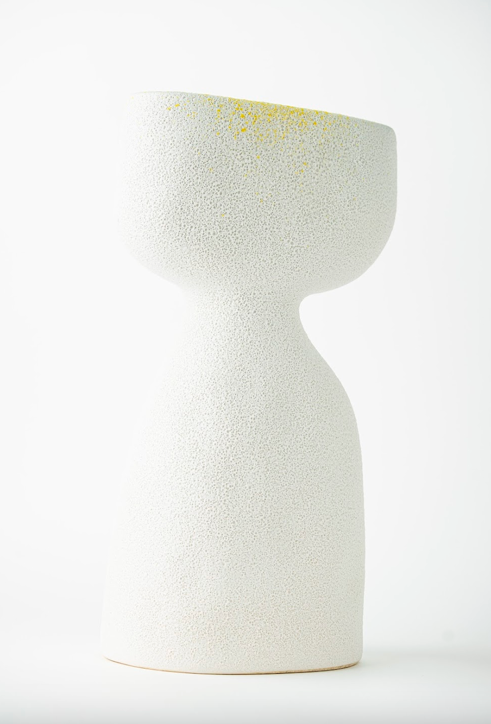 WIDE-OPENED MOUTH CERAMIC VASE SHORT