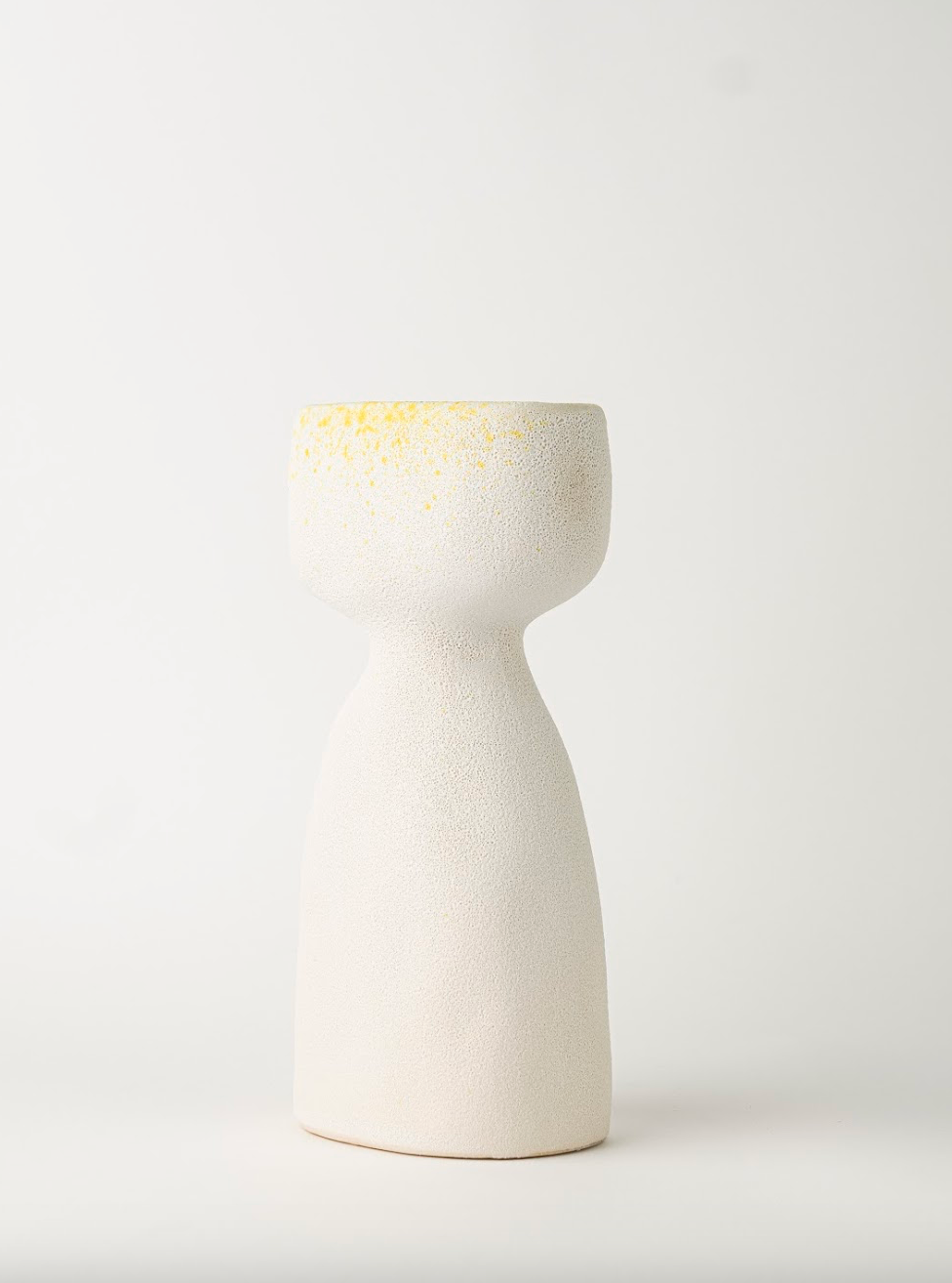 WIDE-OPENED MOUTH CERAMIC VASE SHORT