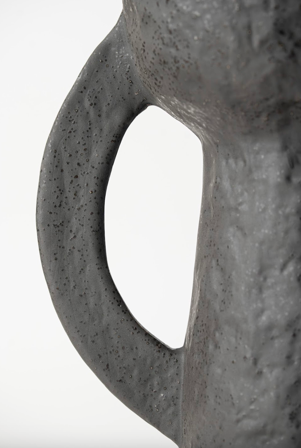THE AMPHORA VASE